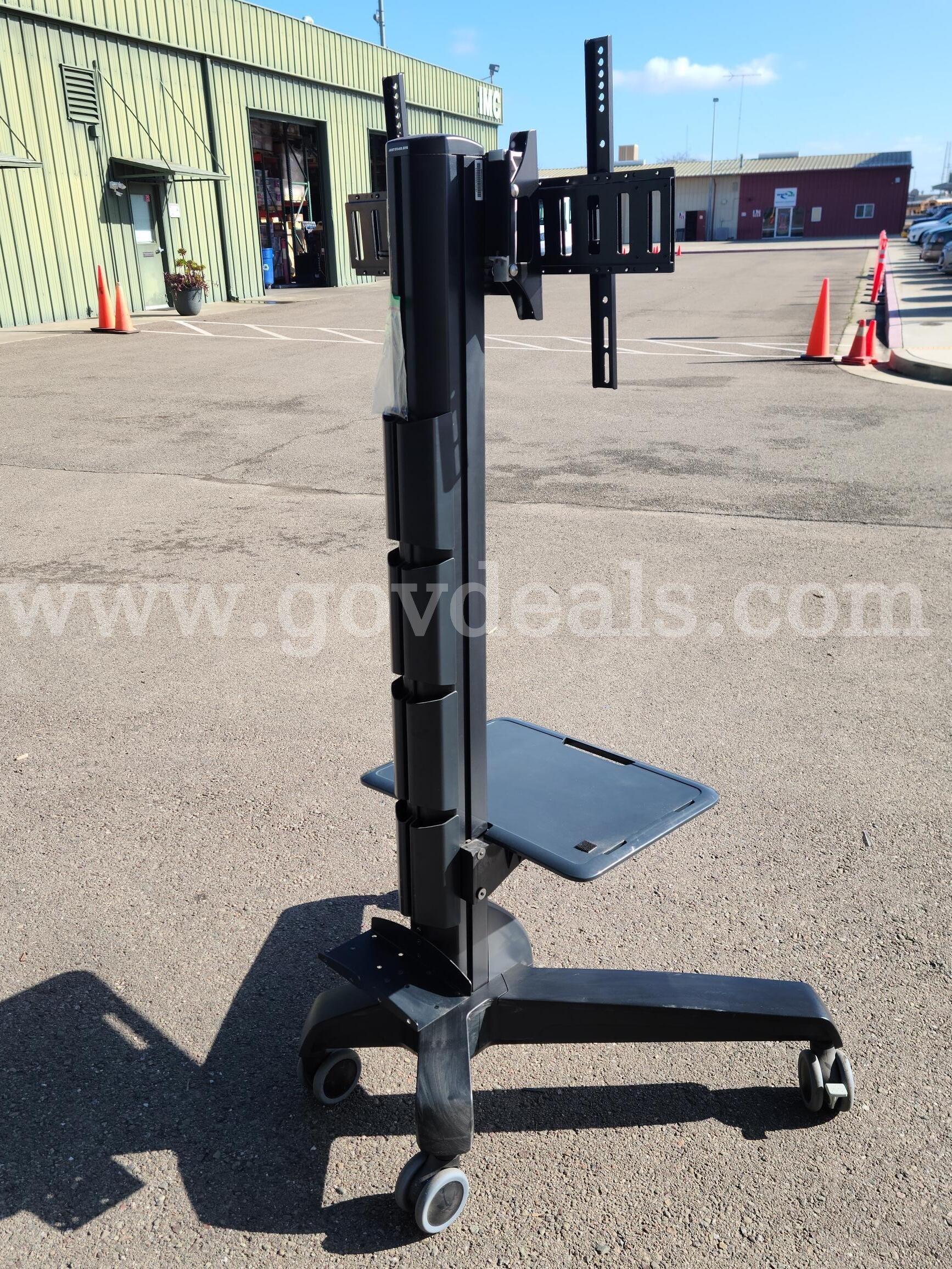 Ergotron Mobile Media Center Stand Ergotron  Government Surplus Auction - Photo #2