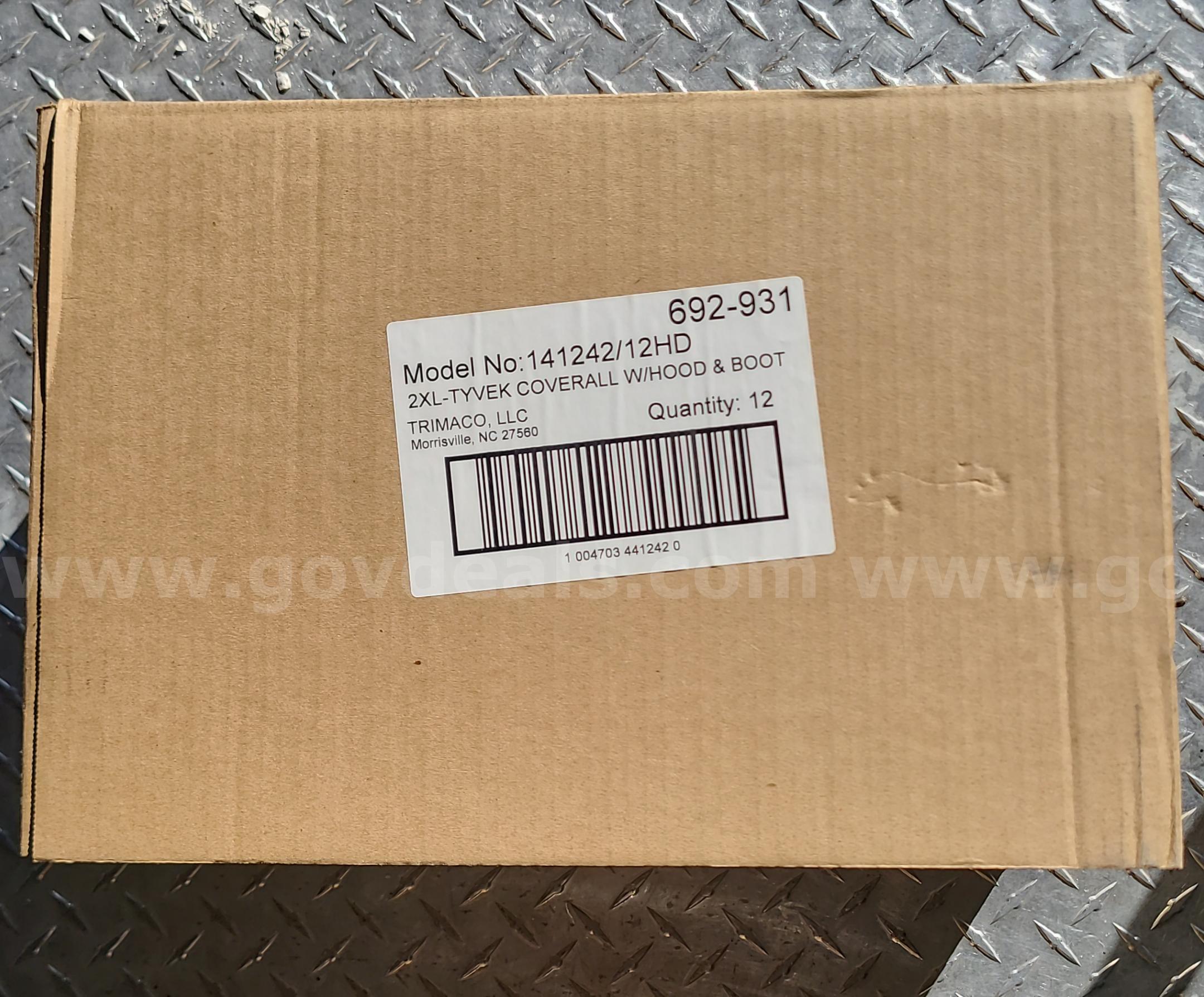 Tyvek Coverall with Hood and Boots **NEW** Tyvek 141242/12HD Government Surplus Auction - Photo #3