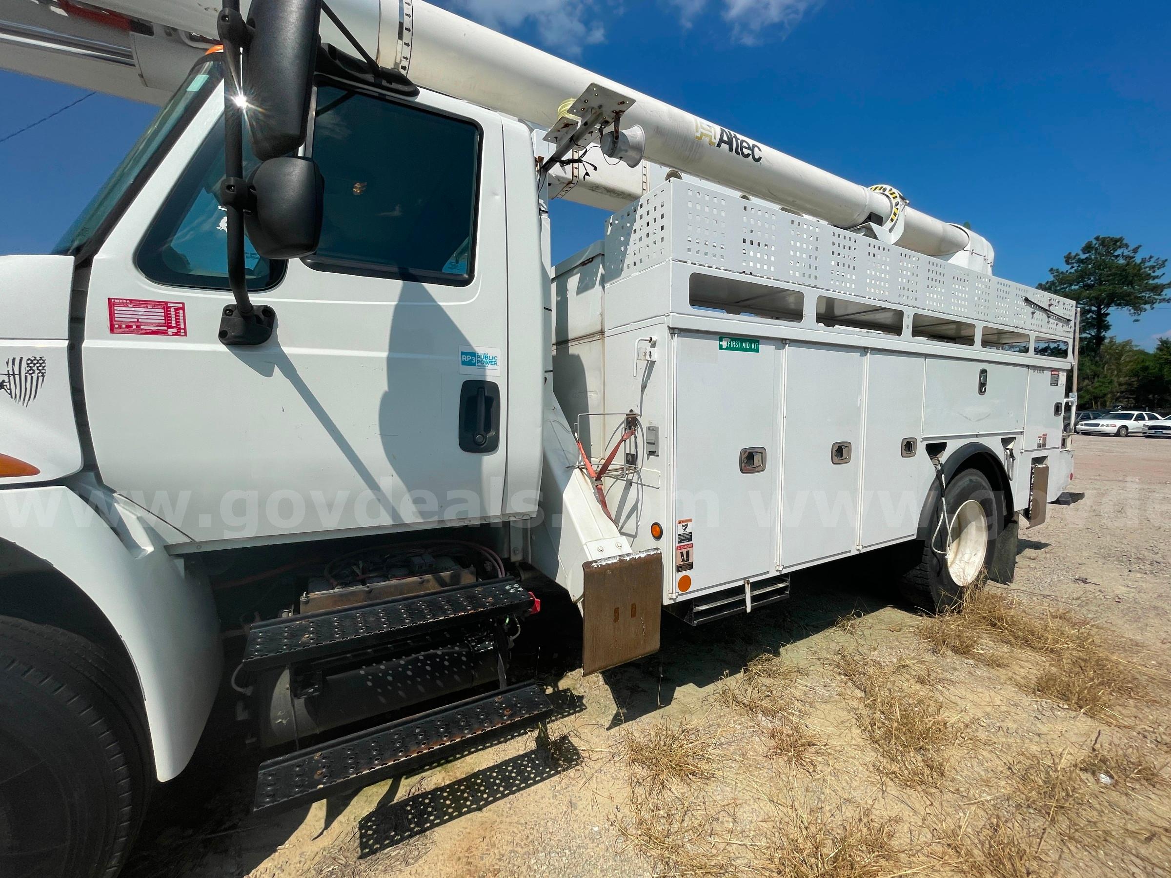 2015 International 4400 International 4400 Government Surplus Auction - Photo #2