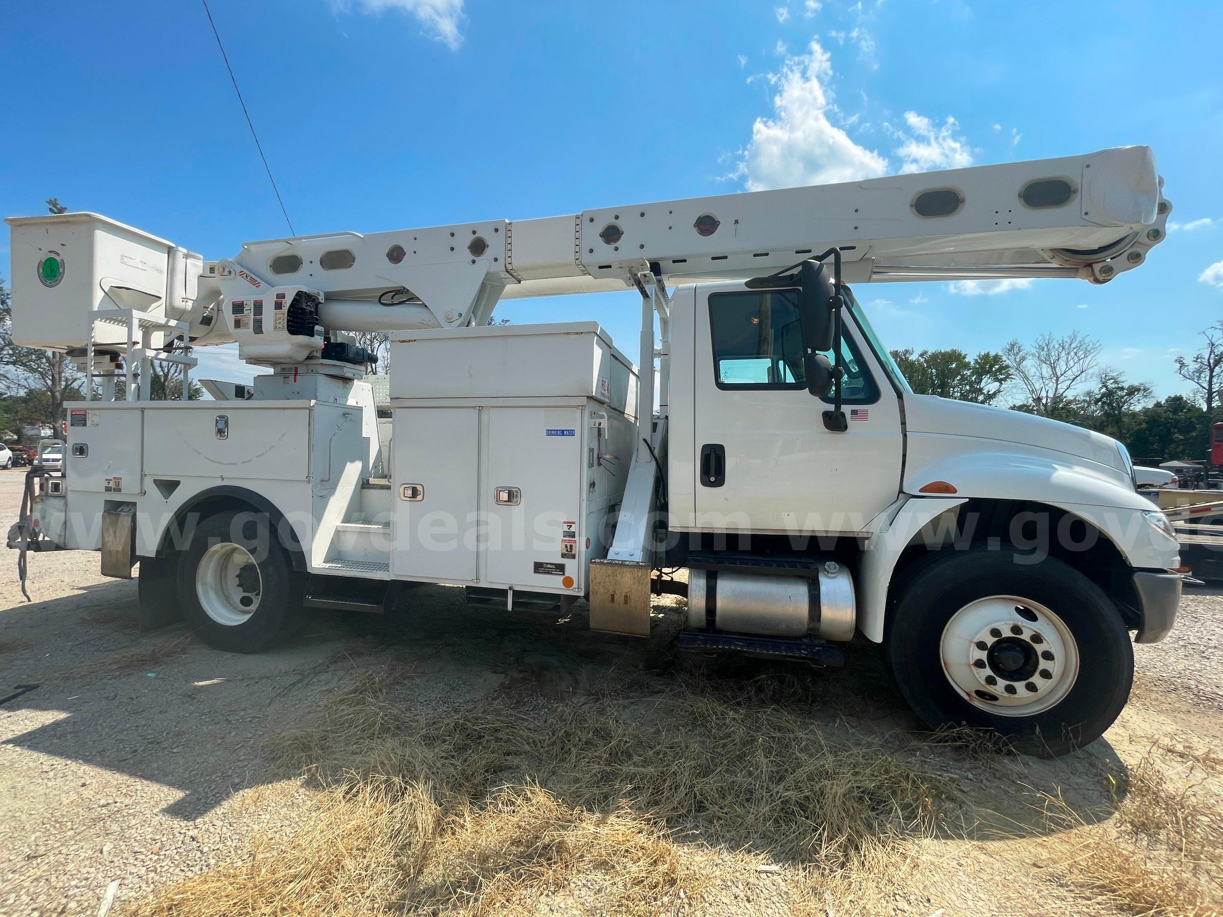 2015 International 4400 International 4400 Government Surplus Auction - Photo #3