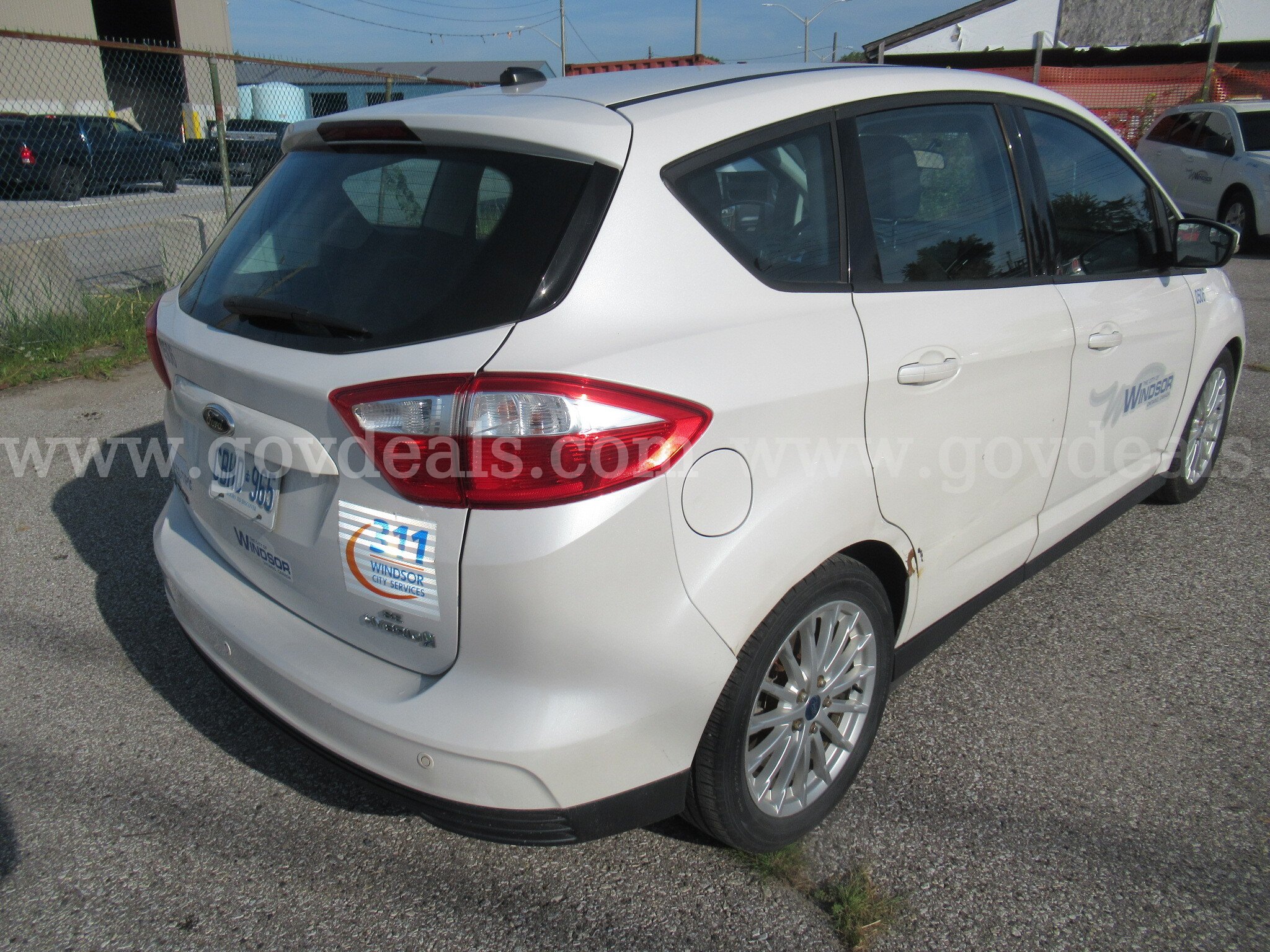 2016 Ford C-Max Hybrid SE Ford C-Max Hybrid Government Surplus Auction - Photo #2