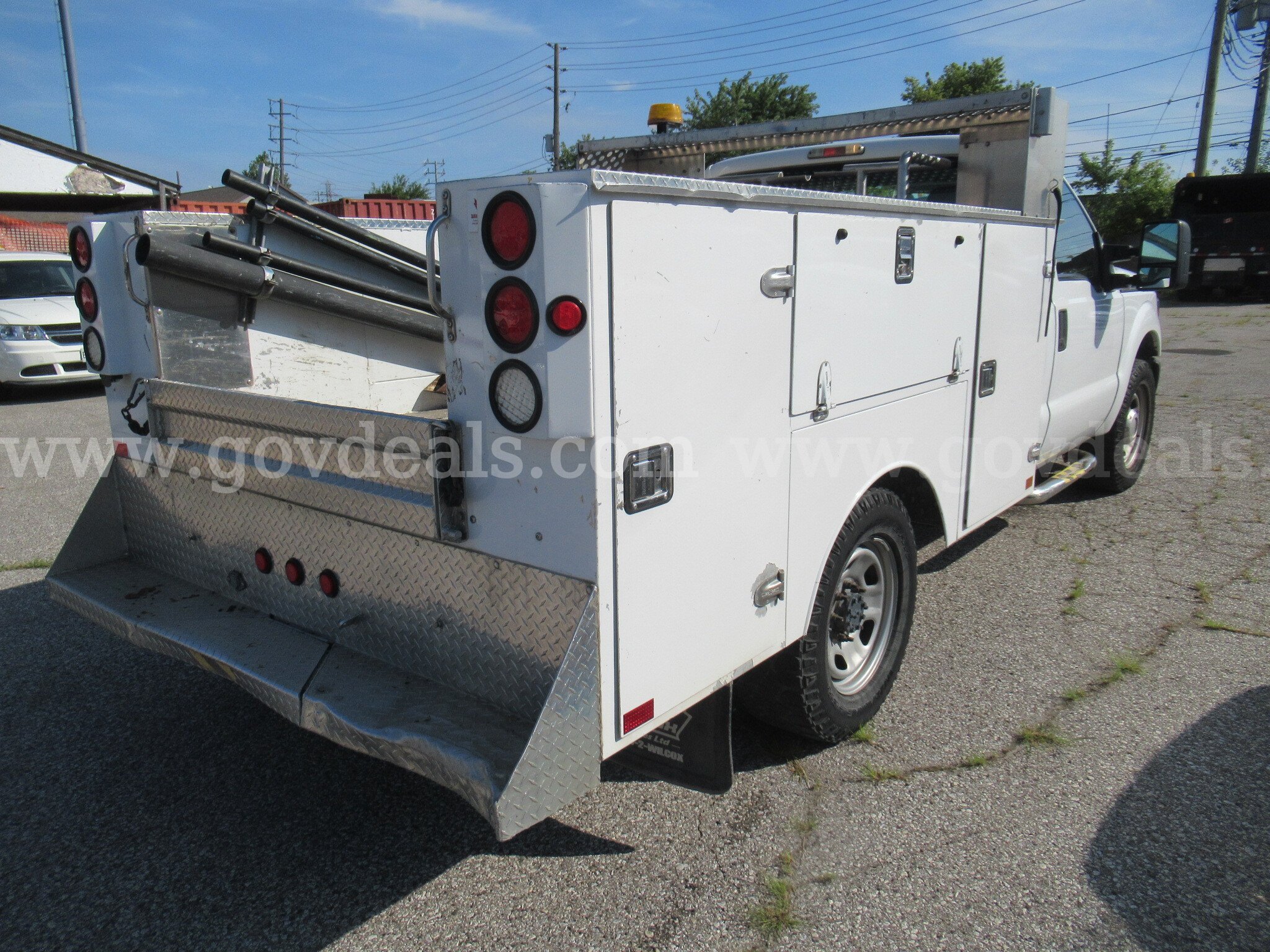 2013 Ford F-350 SD XL 2WD Service Truck Ford F-350 Government Surplus Auction - Photo #2