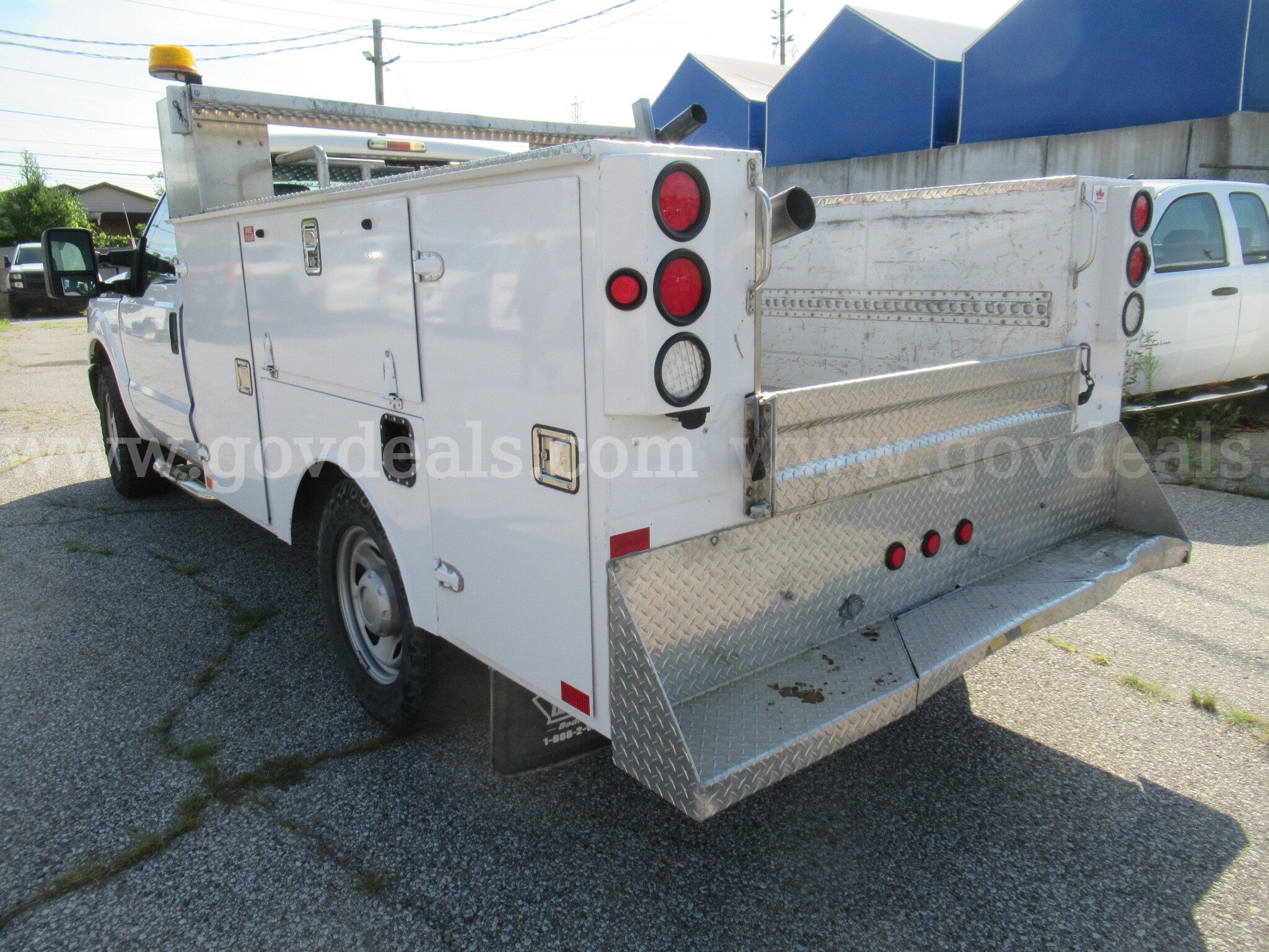 2013 Ford F-350 SD XL 2WD Service Truck Ford F-350 Government Surplus Auction - Photo #3