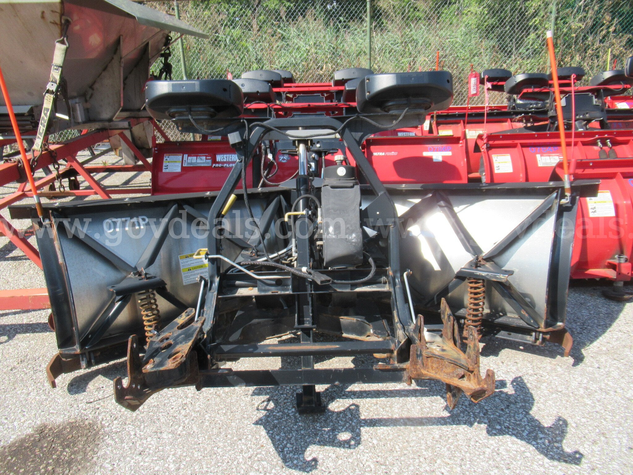 Fisher 2 Way Plow Fisher  Government Surplus Auction - Photo #2