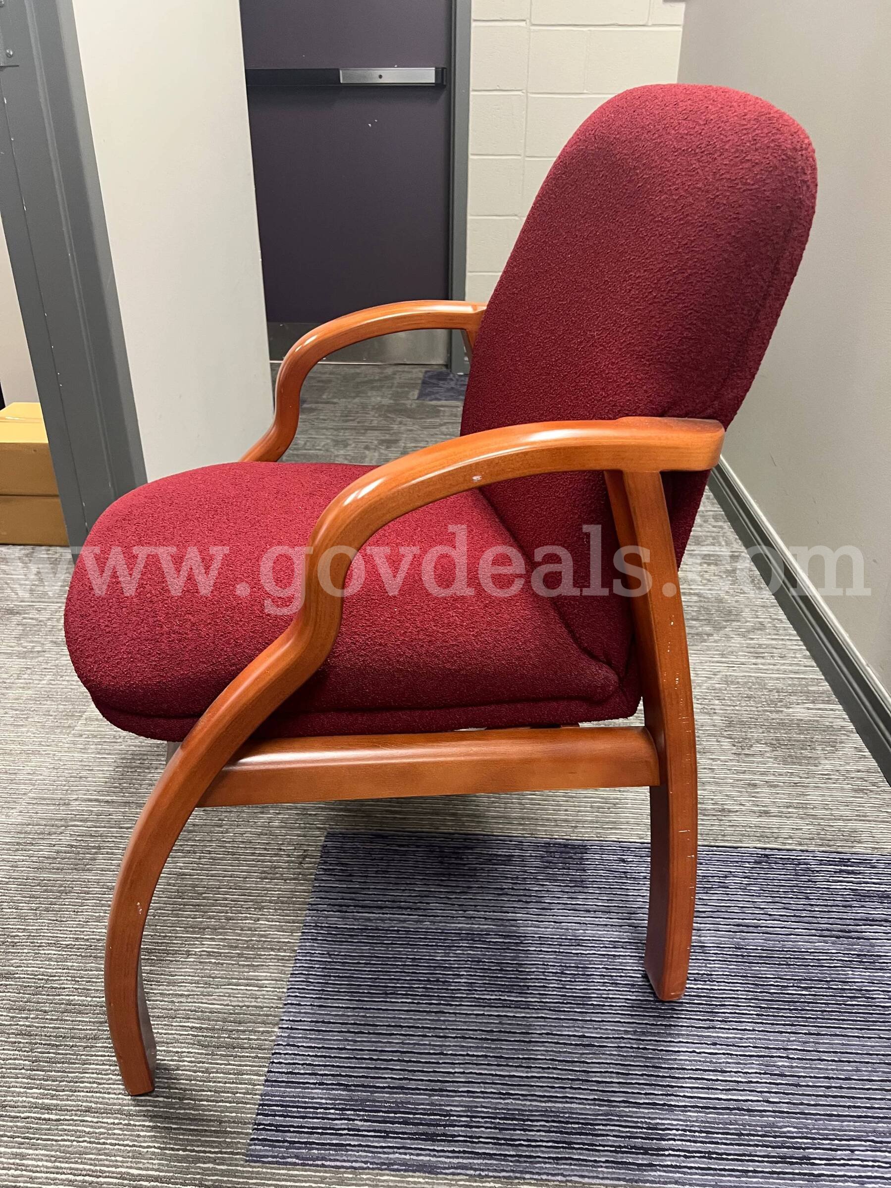 Lot of 3 upholstered chairs   Government Surplus Auction - Photo #2