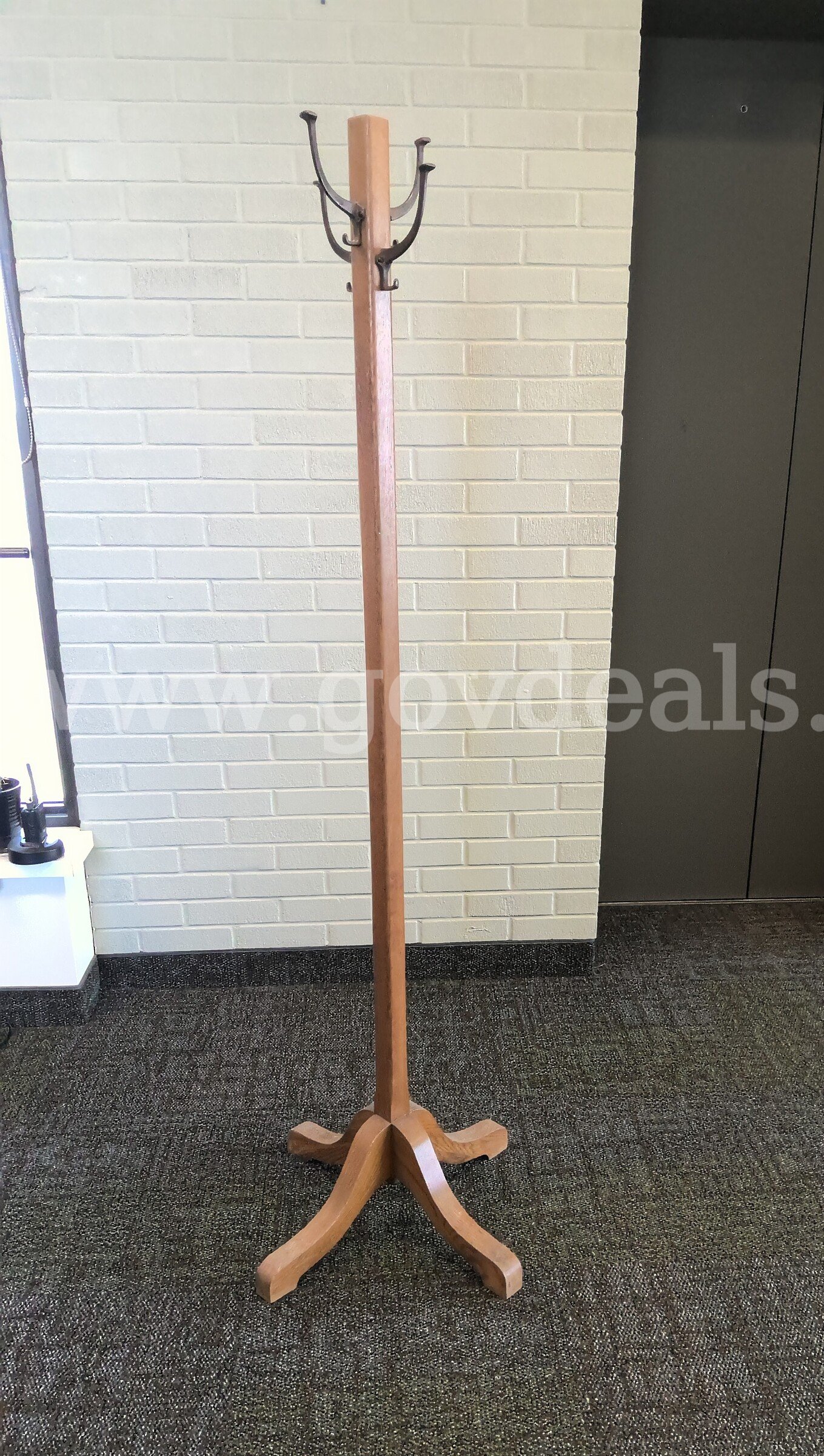 Wooden Coat Rack   Government Surplus Auction - Photo #2