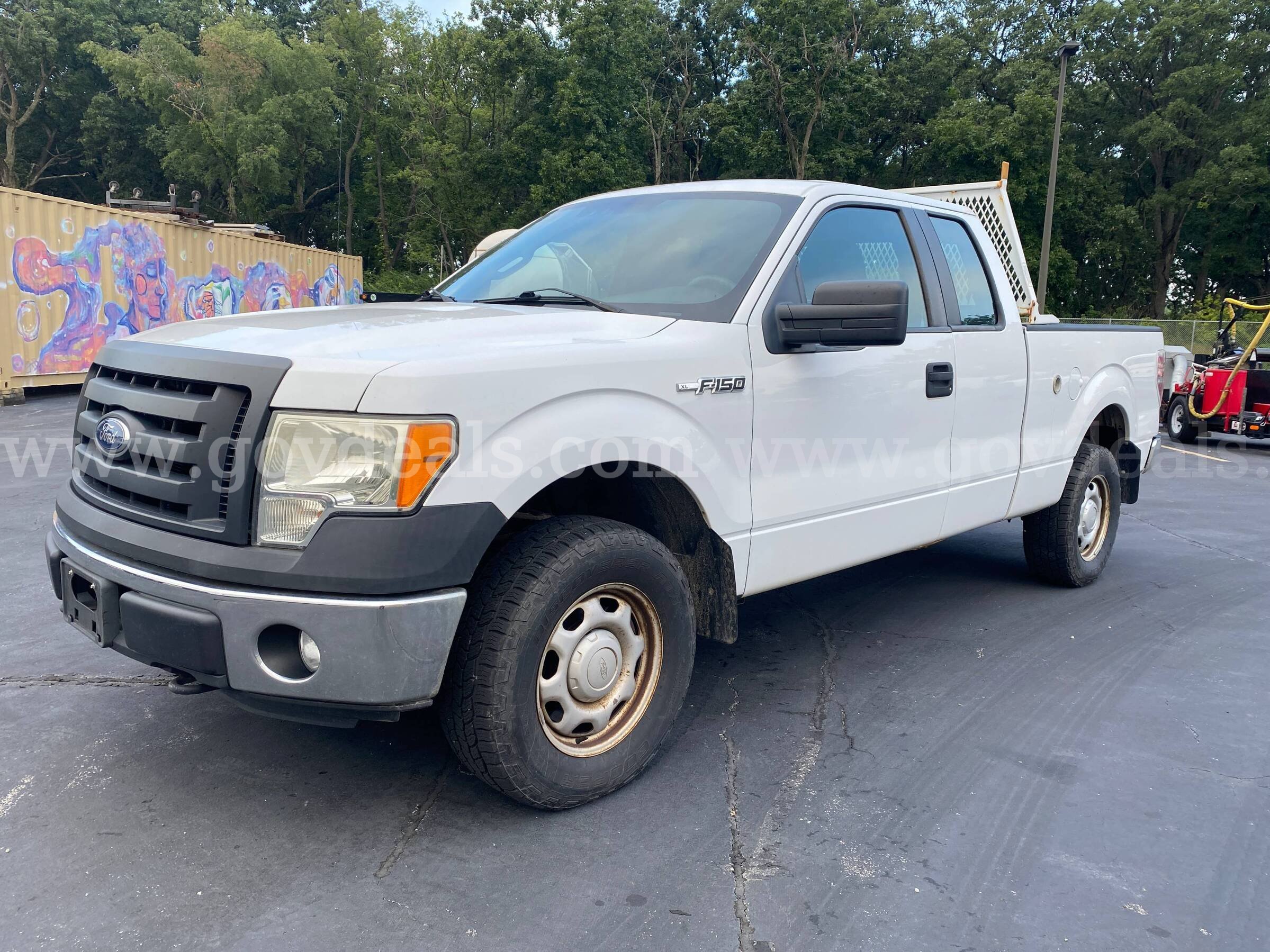 2011 Ford F-150 XL SuperCab 6.5-ft. Bed 4WD 5.0L V8 Ford F-150 Government Surplus Auction - Photo #2