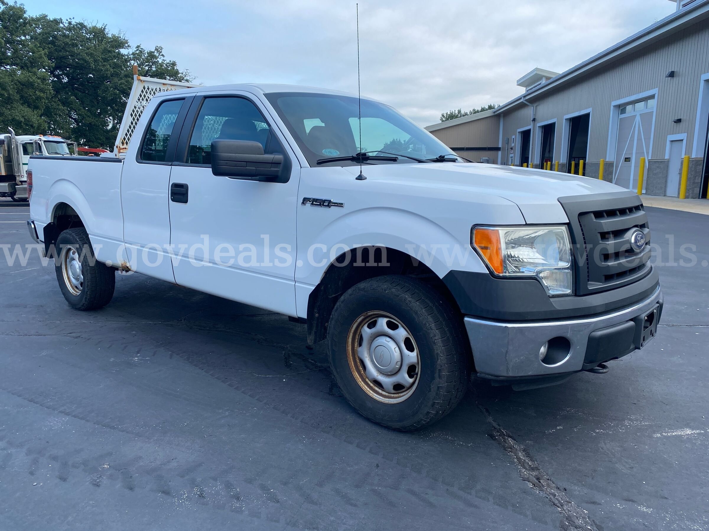 2011 Ford F-150 XL SuperCab 6.5-ft. Bed 4WD 5.0L V8 Ford F-150 Government Surplus Auction - Photo #4