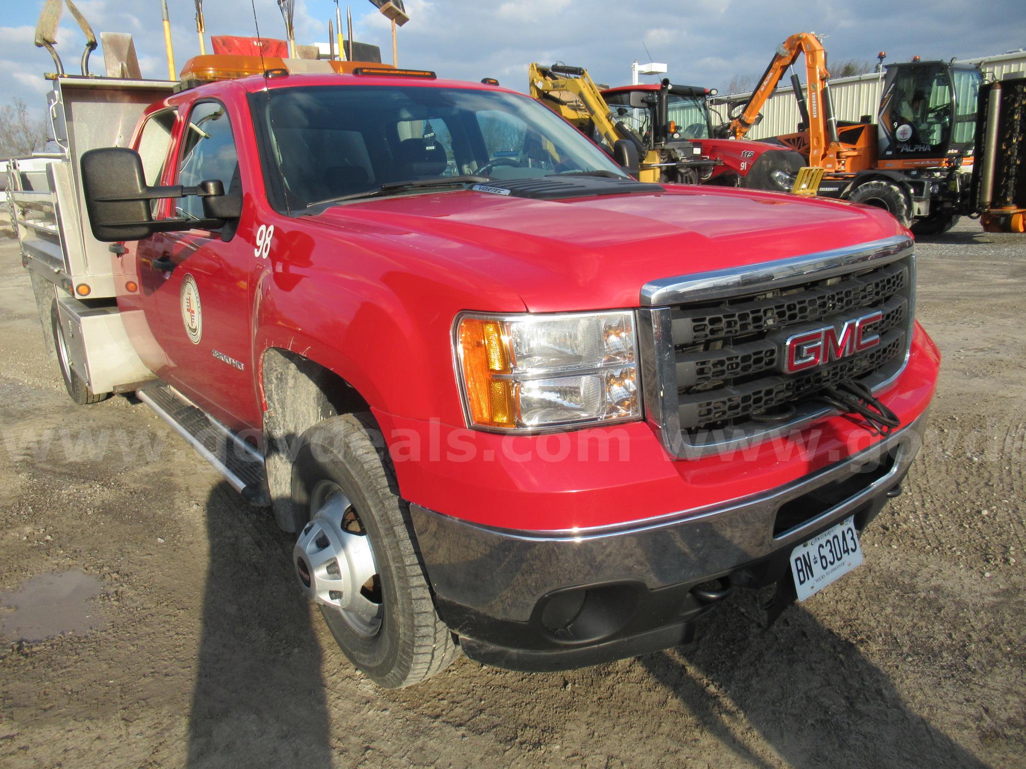 2014 GMC Sierra 3500HD Crew Cab 4WD Dump Truck