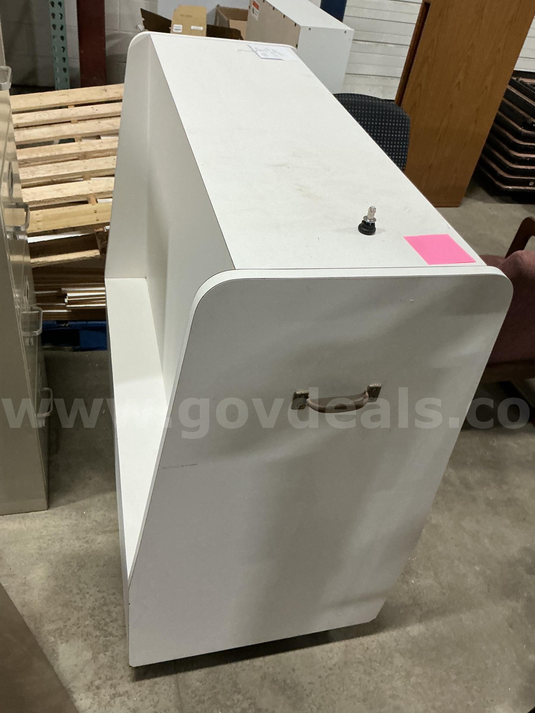 Rolling Storage with Slots   Government Surplus Auction - Photo #2