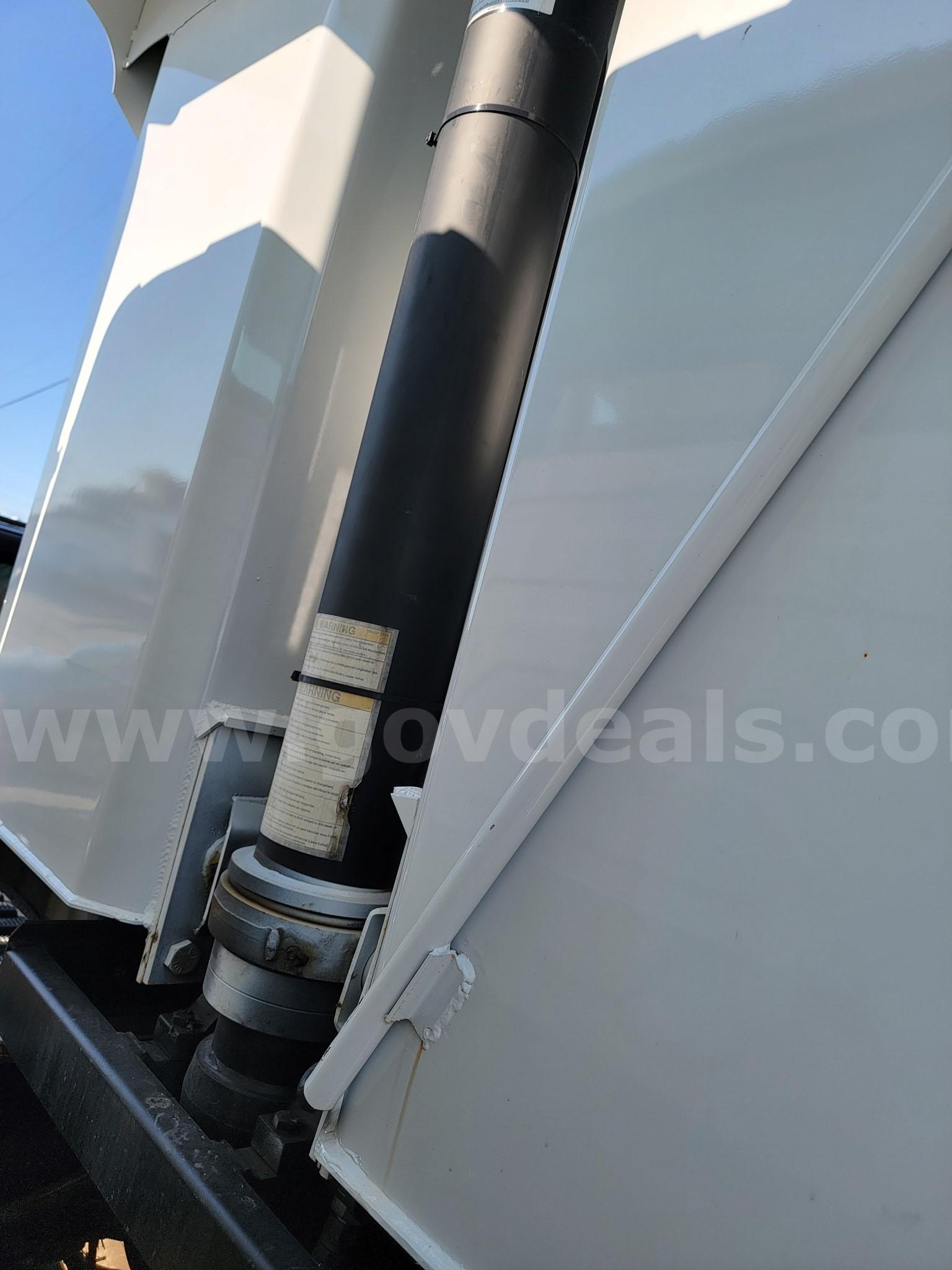 2026 INTERNATIONAL HV607 DUMP TRUCK International HV607 Government Surplus Auction - Photo #2