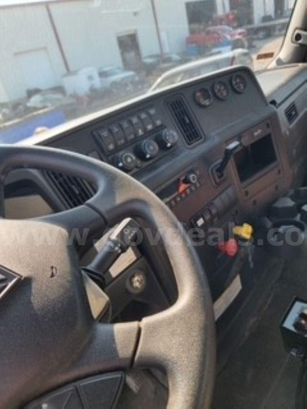 2026 INTERNATIONAL HV607 DUMP TRUCK International HV607 Government Surplus Auction - Photo #3