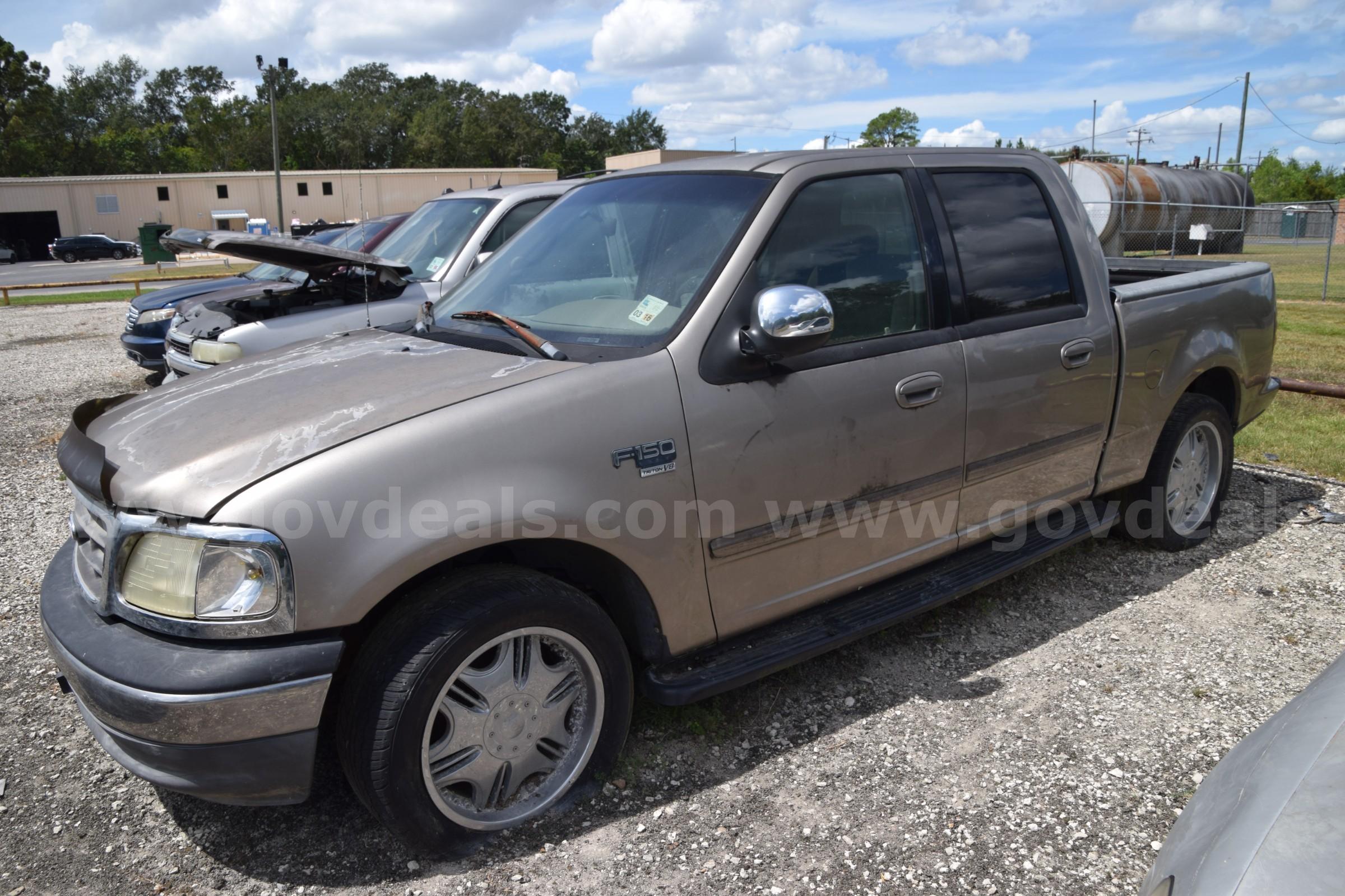 2002 Ford F-150 King Ranch SuperCrew Short Bed 2WD Ford F-150 Government Surplus Auction - Primary Photo