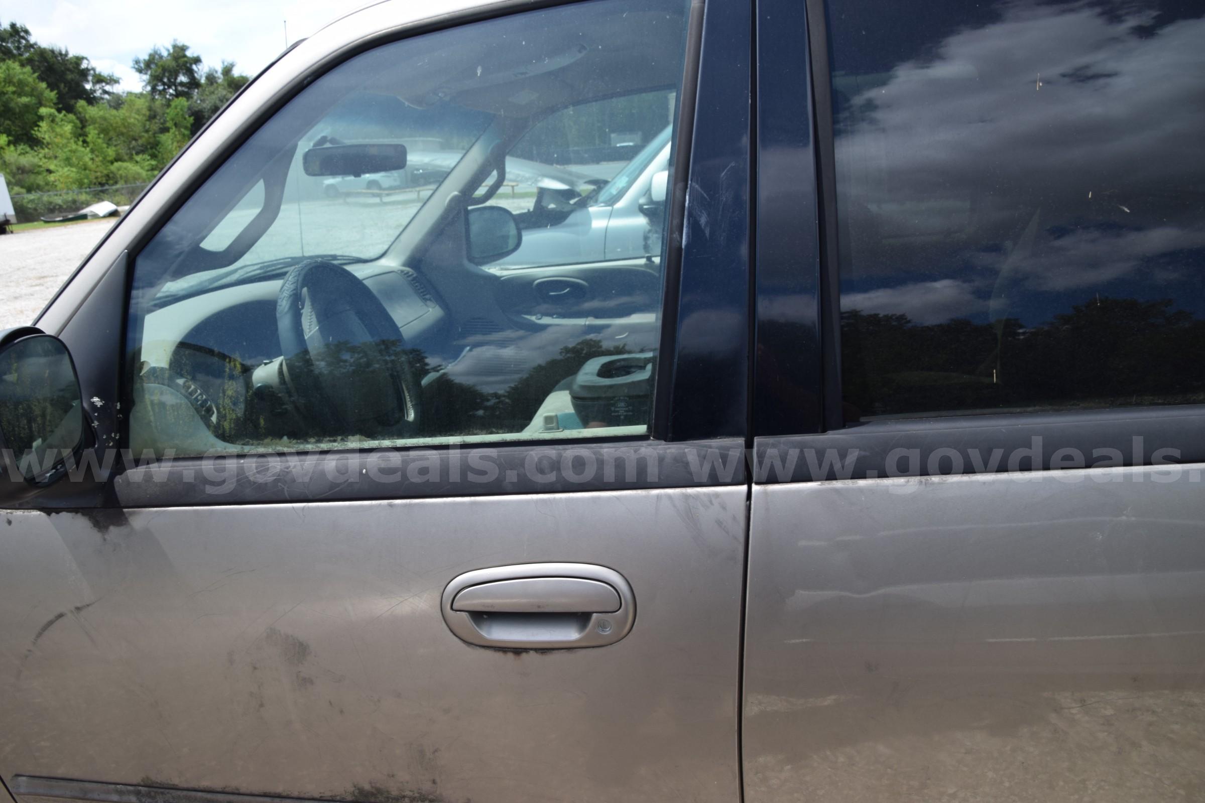 2002 Ford F-150 King Ranch SuperCrew Short Bed 2WD Ford F-150 Government Surplus Auction - Photo #4