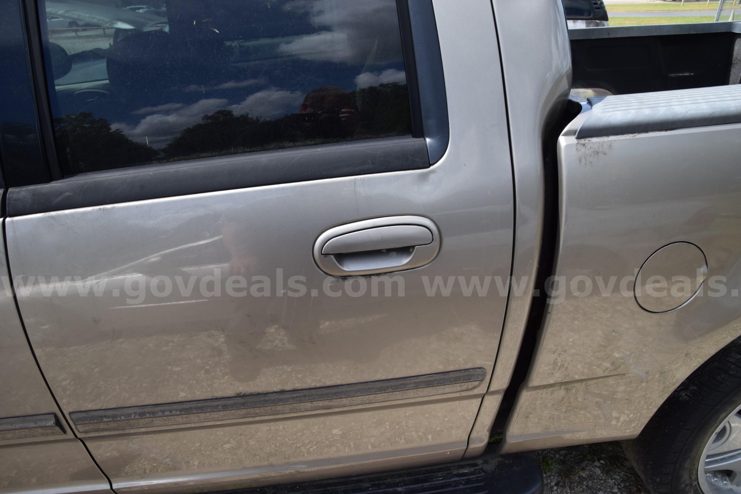 2002 Ford F-150 King Ranch SuperCrew Short Bed 2WD Ford F-150 Government Surplus Auction - Photo #5
