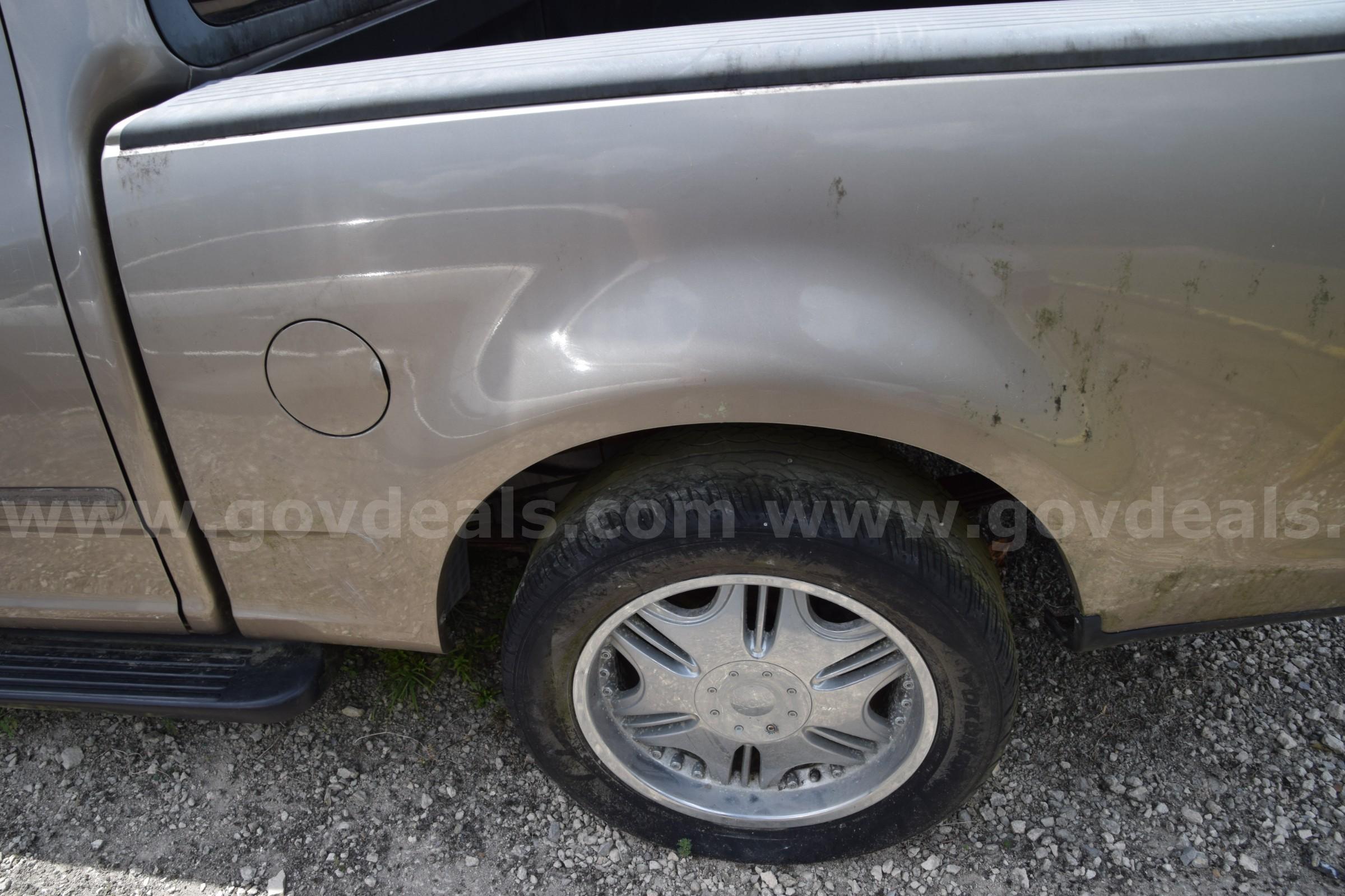 2002 Ford F-150 King Ranch SuperCrew Short Bed 2WD Ford F-150 Government Surplus Auction - Photo #6