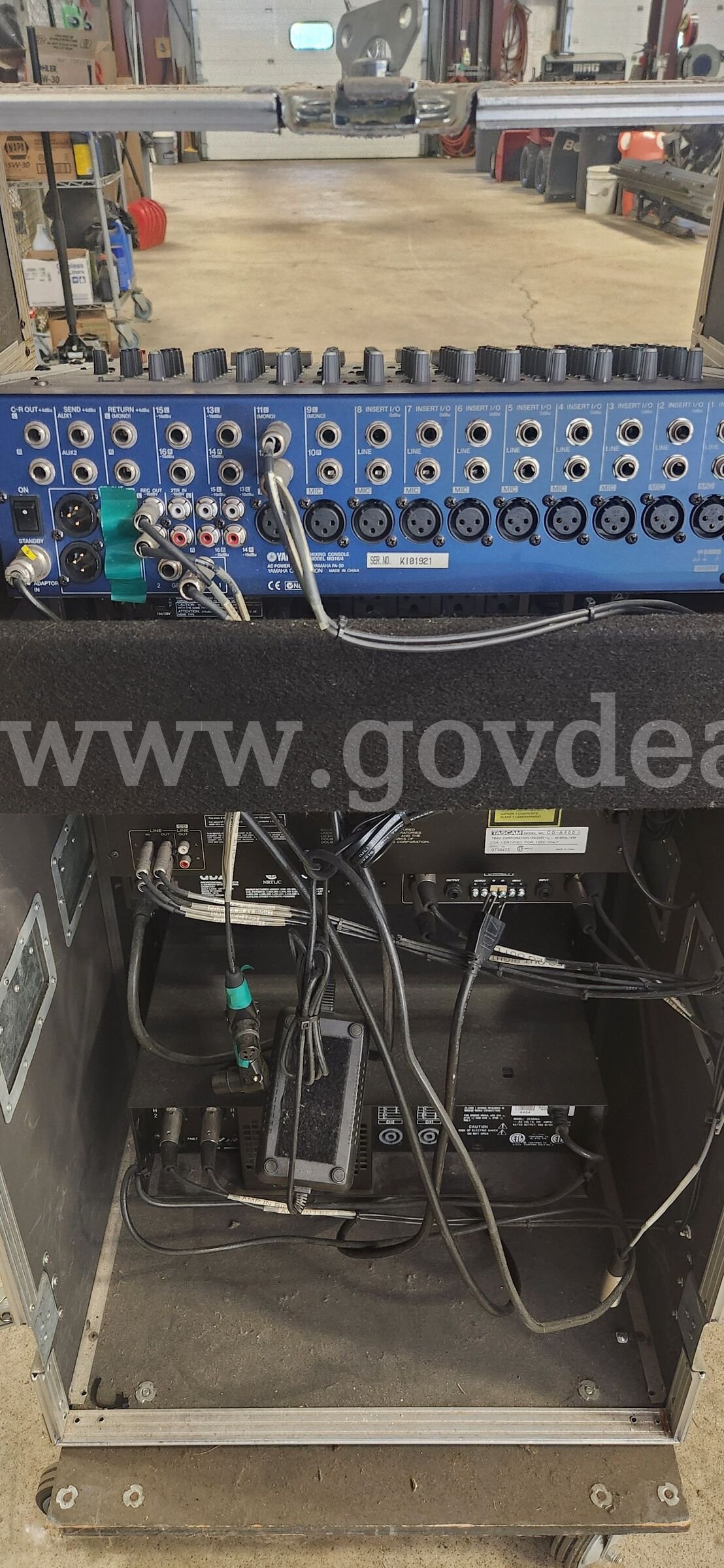 1800 watt audio sound board power conditioner Rackrider 1800 Government Surplus Auction - Photo #2