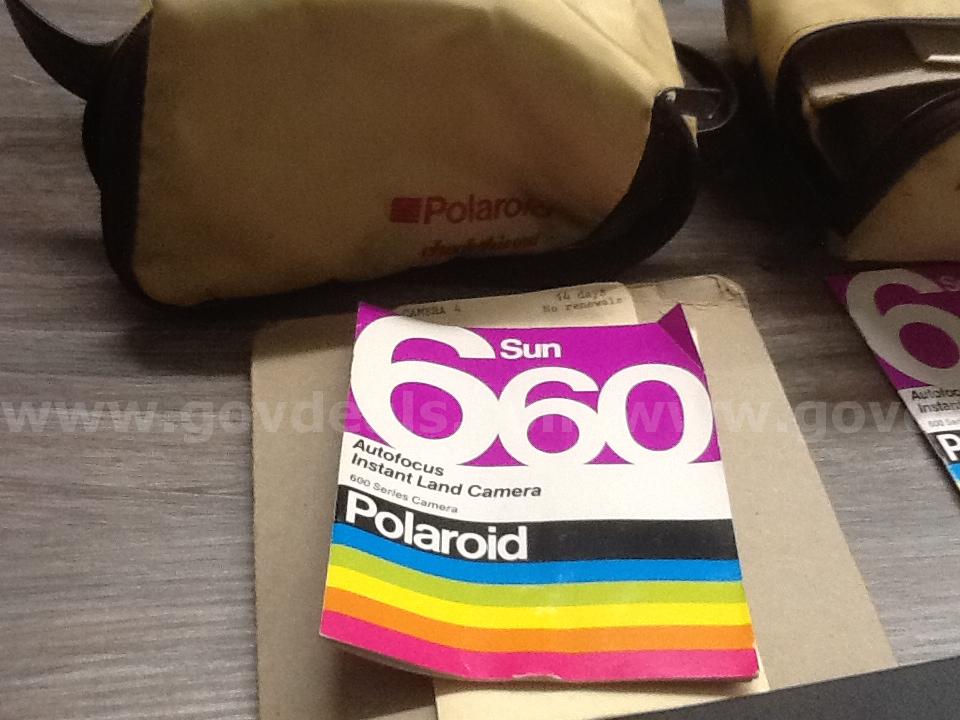 VINTAGE POLAROID 600 LAND FILM CAMERA, LOT OF 5 CAMERAS  600 Government Surplus Auction - Photo #6