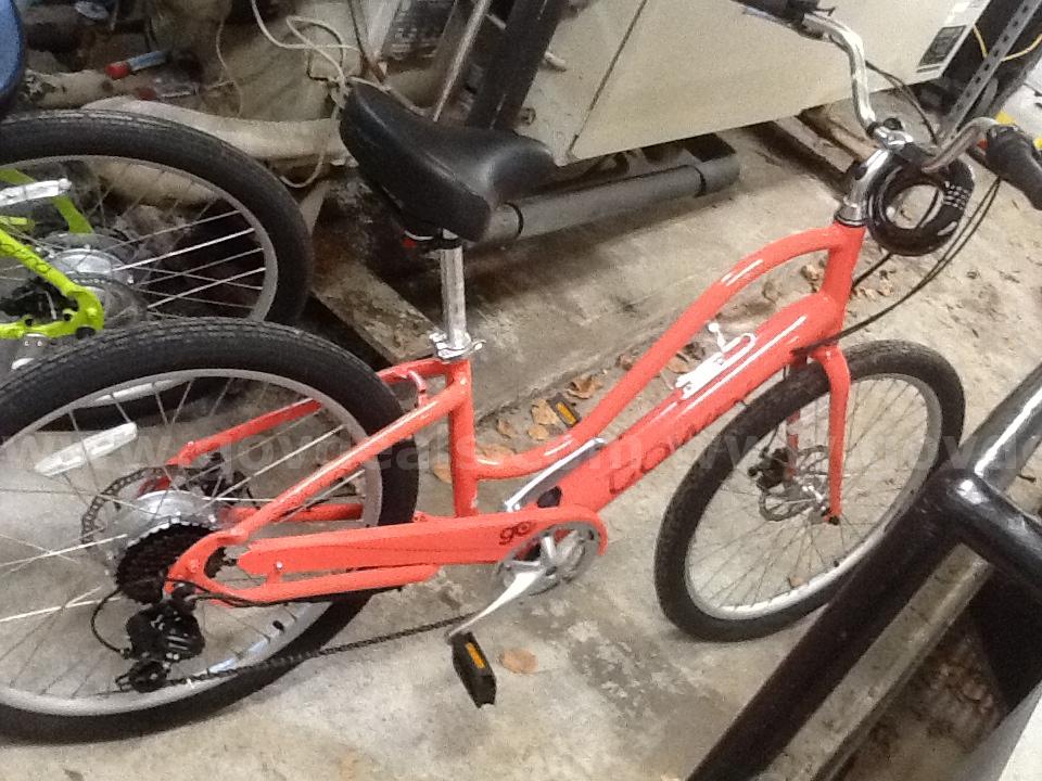 2022 Electric Bike, Electra Townie Go! 7D Step-Thru E-Bike, Coral. LIGHTLY USED!