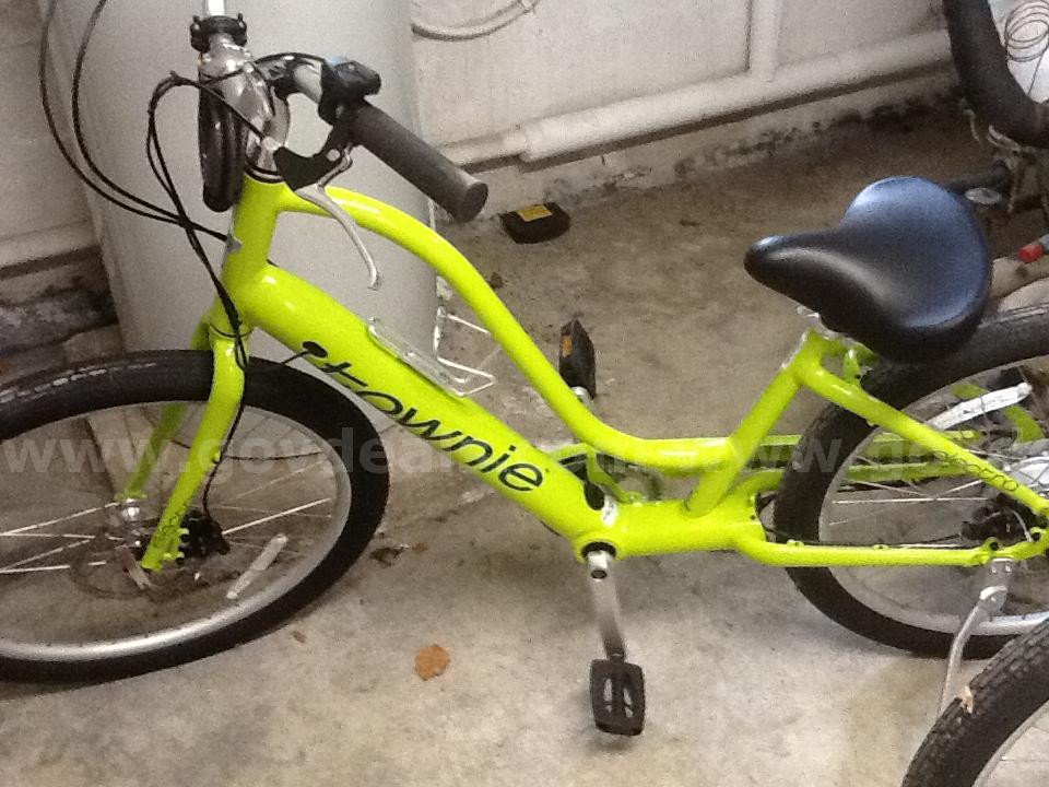 2022 Electric Bike, Electra Townie Go! 7D Step-Thru E-Bike, Yellow-Green. LIGHTLY USED! Electra Townie Go!  Government Surplus Auction - Primary Photo