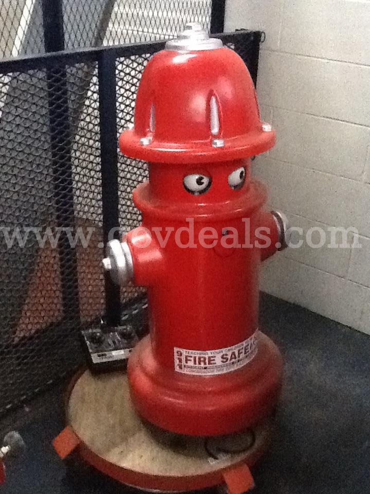 Pluggie the Fire Plug Robot Robotics, Inc. 100-012-300-006 Government Surplus Auction - Photo #2