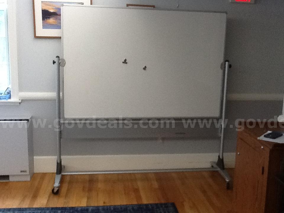 Large White Board   Government Surplus Auction - Photo #2