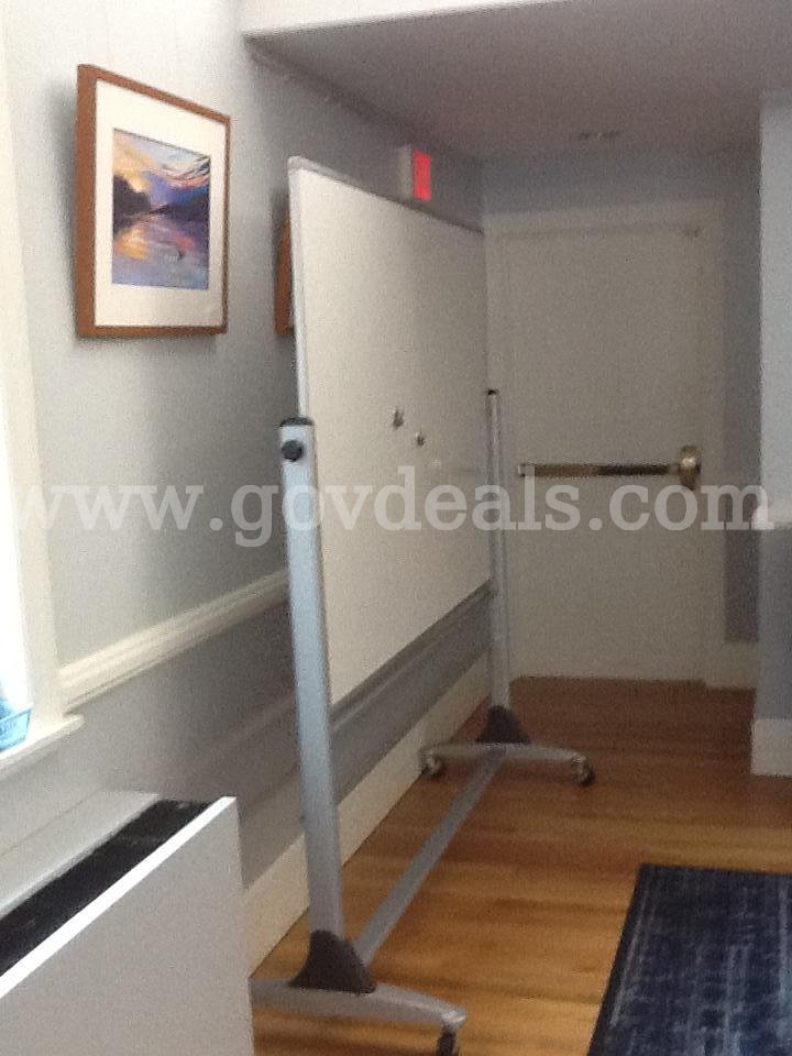 Large White Board   Government Surplus Auction - Photo #3