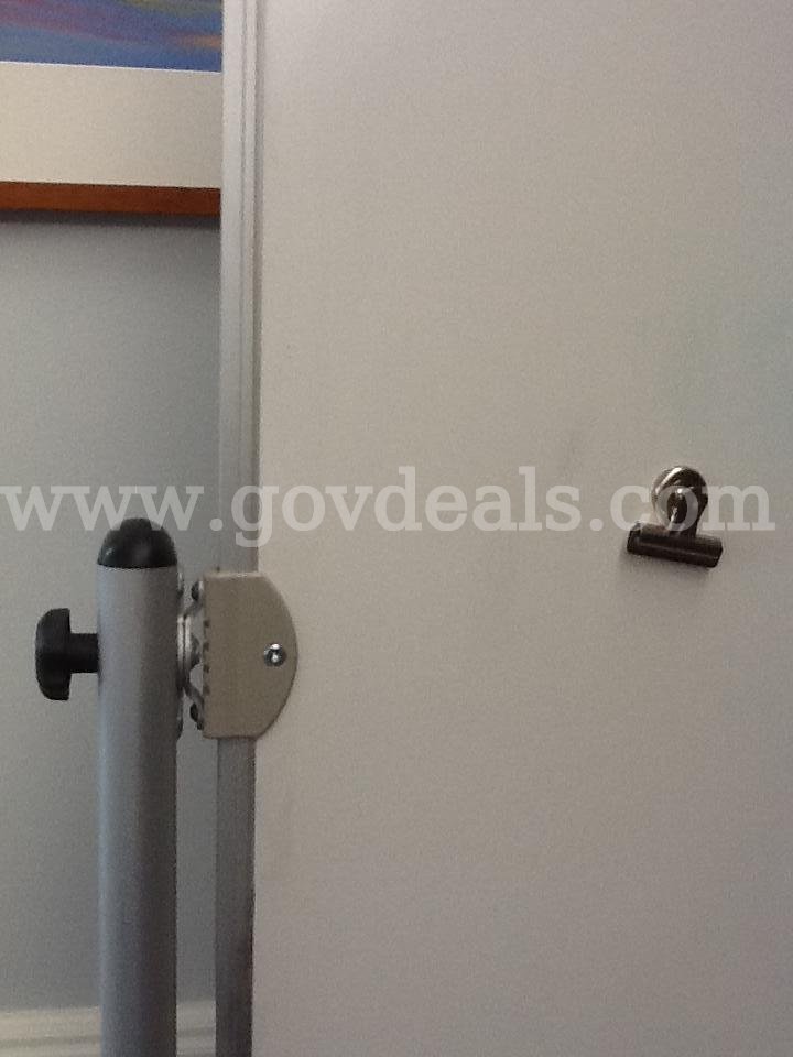 Large White Board   Government Surplus Auction - Photo #4