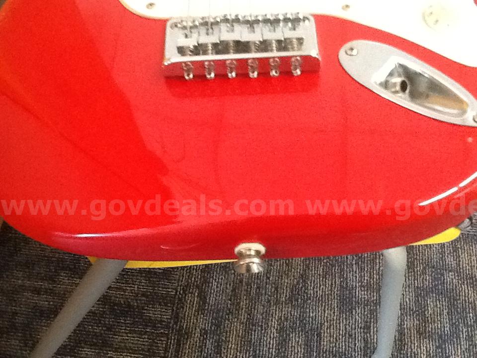 Electric Guitar, Fender Squire Mini Student Guitar Fender  Government Surplus Auction - Photo #6