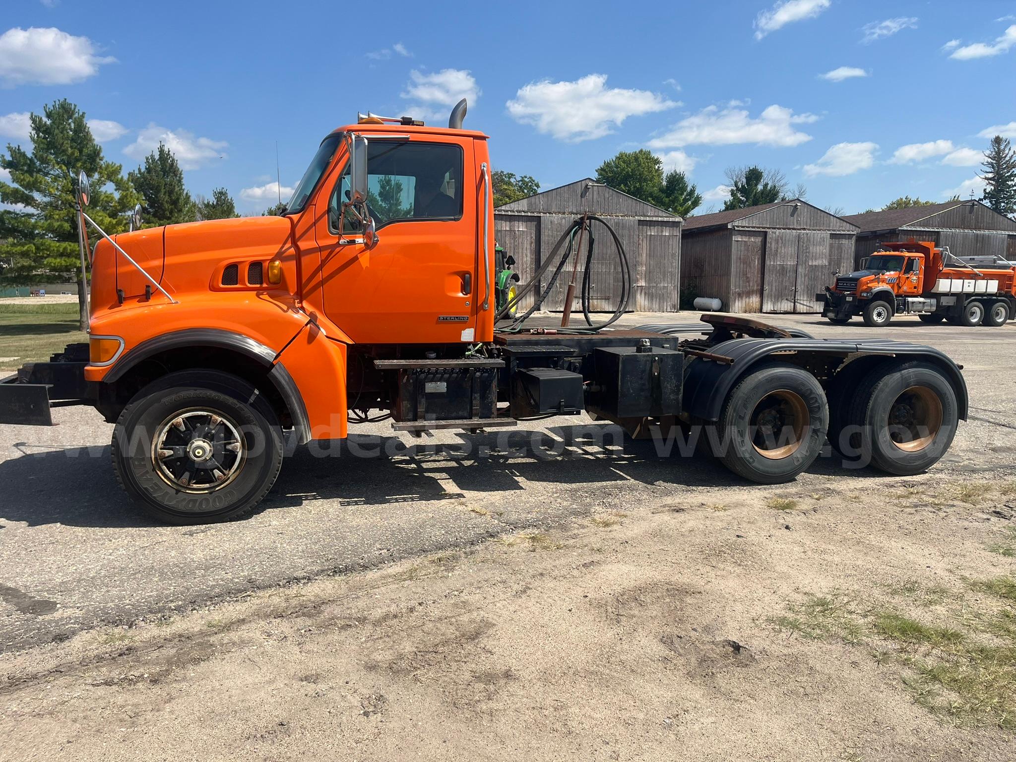 2002 Sterling LT9500 Tractor Truck
