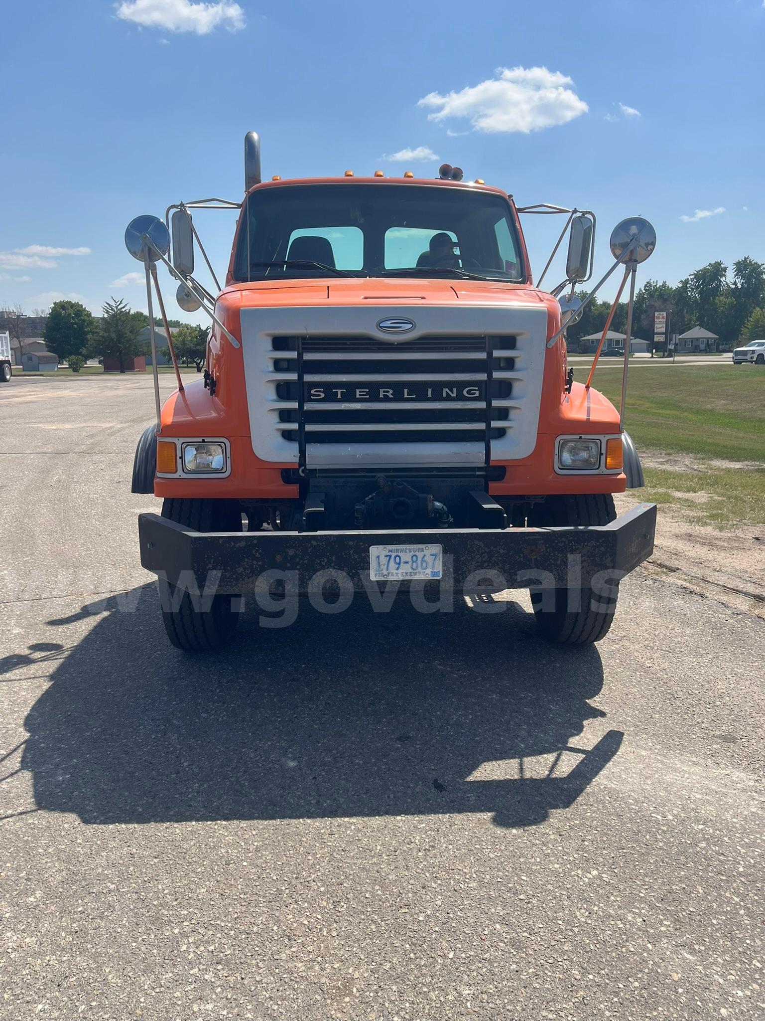 2002 Sterling LT9500 Tractor Truck Sterling LT9500 Government Surplus Auction - Photo #2