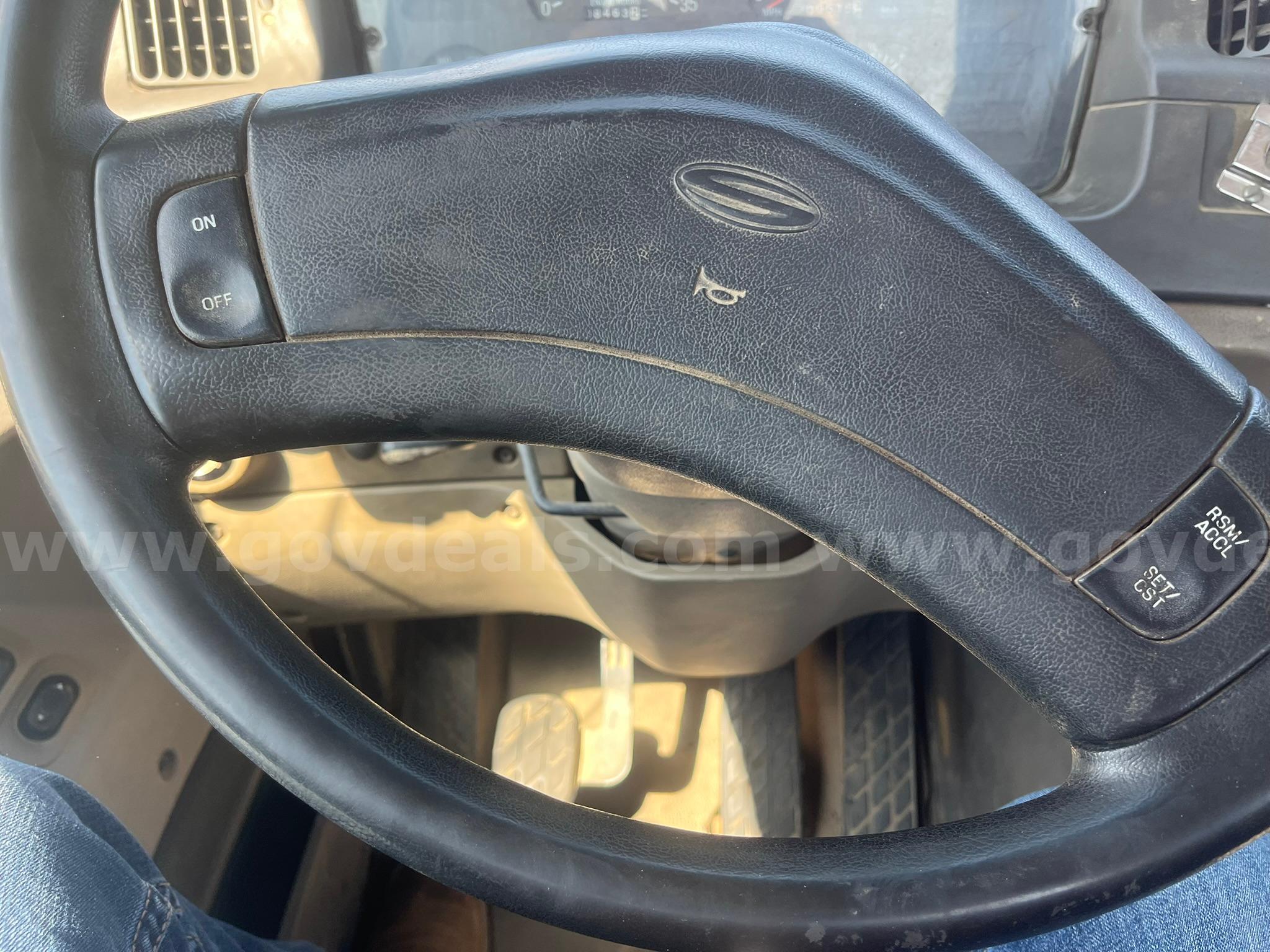 2002 Sterling LT9500 Tractor Truck Sterling LT9500 Government Surplus Auction - Photo #6
