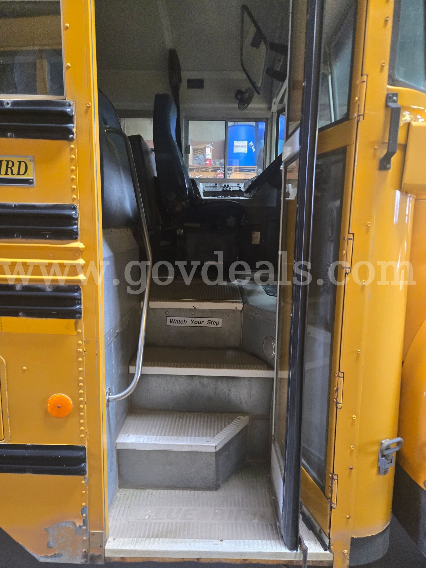 2003 International 3800 International 3800 Government Surplus Auction - Photo #5