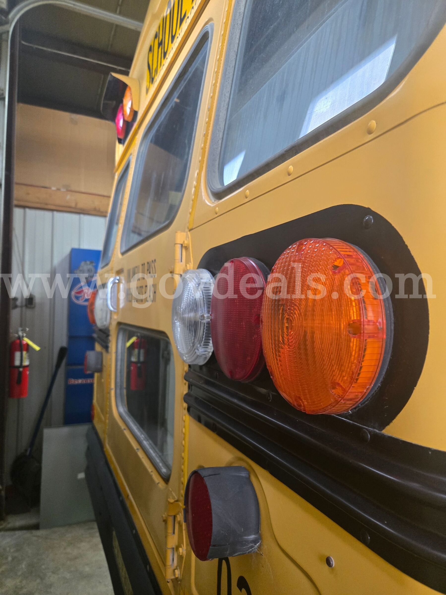 2003 International 3800 International 3800 Government Surplus Auction - Photo #6