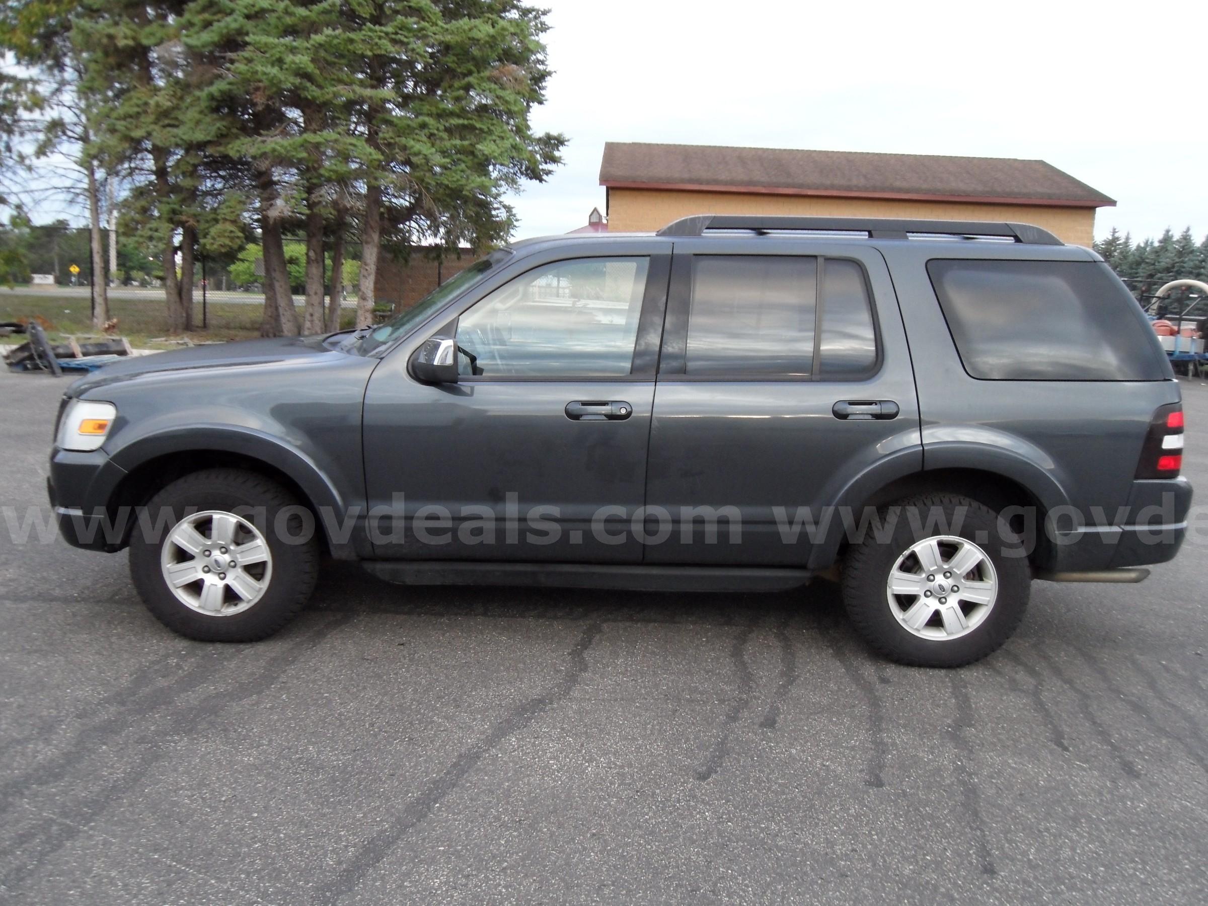 2010 Ford Explorer Ford Explorer Government Surplus Auction - Photo #2
