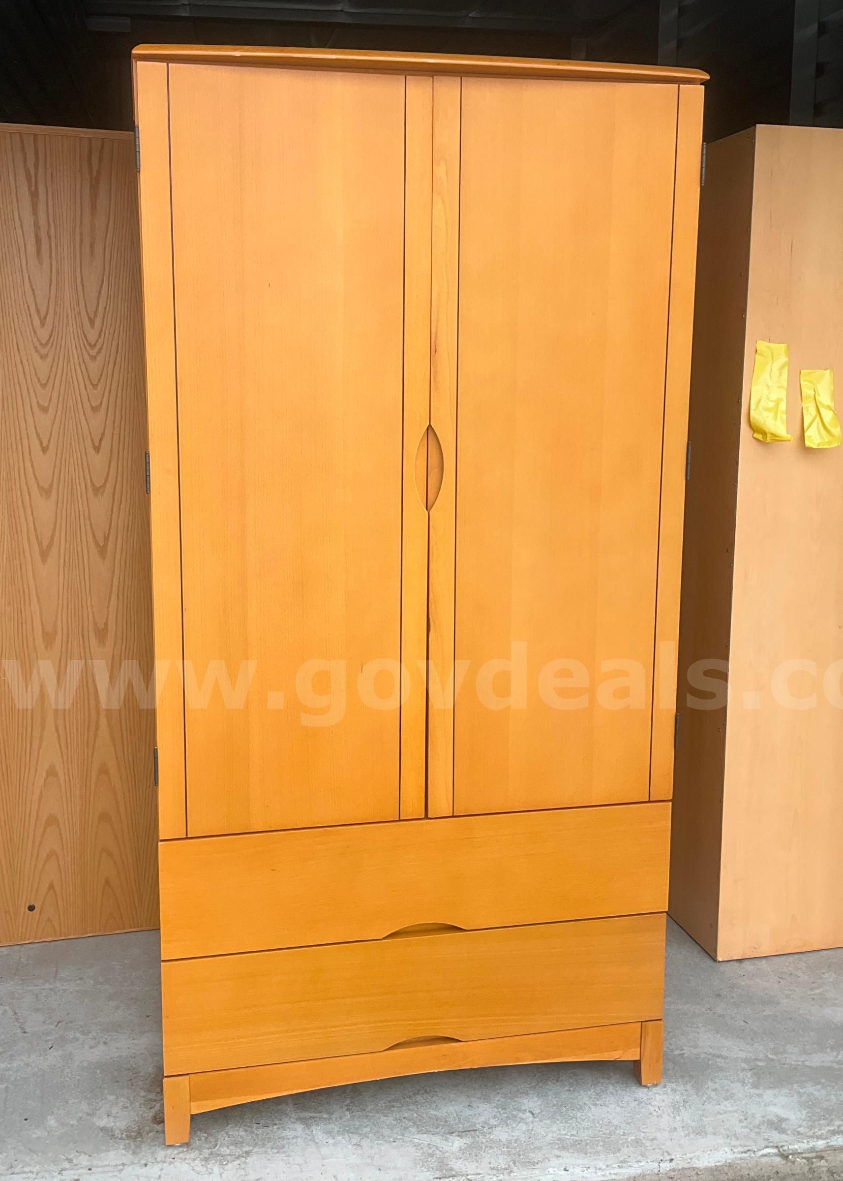 Storage Unit Lot of Furniture - G2623801   Government Surplus Auction - Photo #4