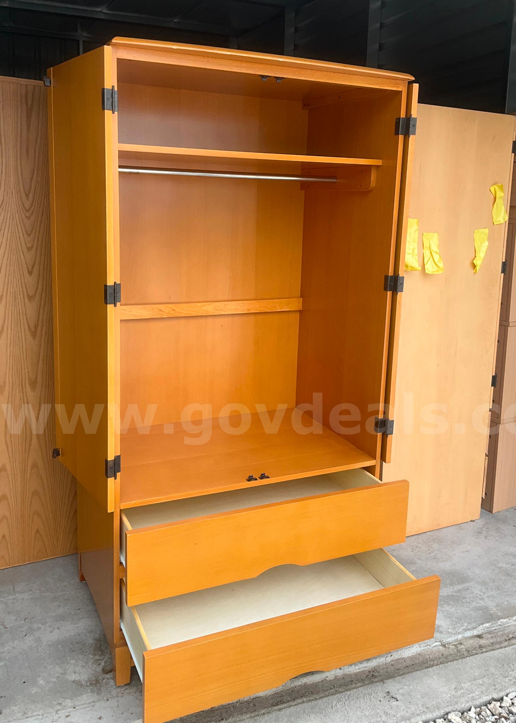 Storage Unit Lot of Furniture - G2623801   Government Surplus Auction - Photo #5