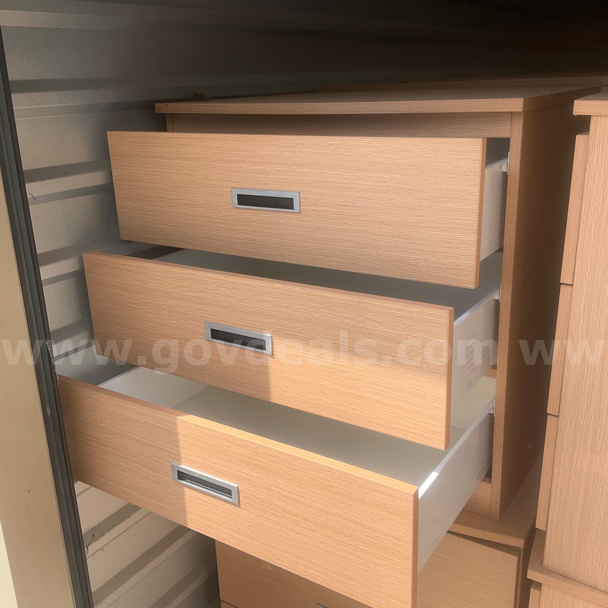 Storage Unit Lot of Furniture - G2623802   Government Surplus Auction - Photo #3