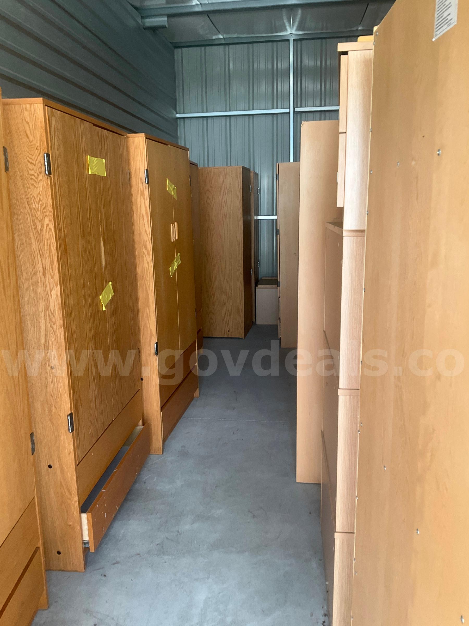 Storage Unit Lot of Furniture - G2623803   Government Surplus Auction - Photo #2