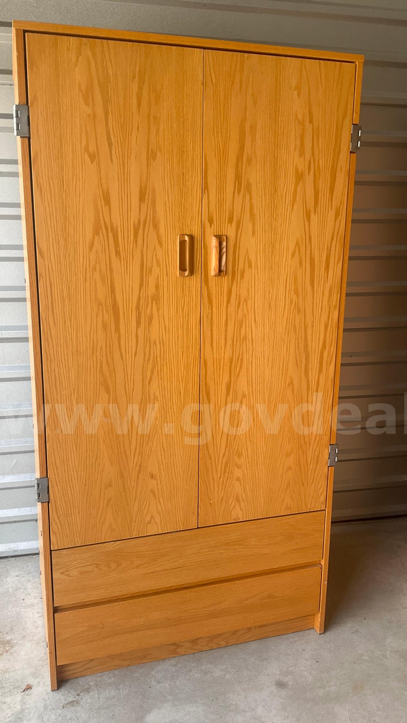 Storage Unit Lot of Furniture - G2623804   Government Surplus Auction - Photo #3