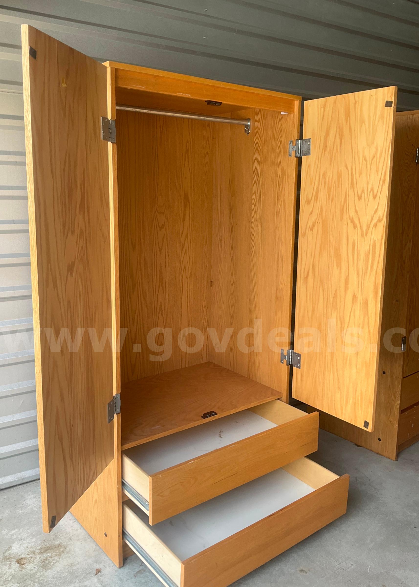 Storage Unit Lot of Furniture - G2623804   Government Surplus Auction - Photo #4