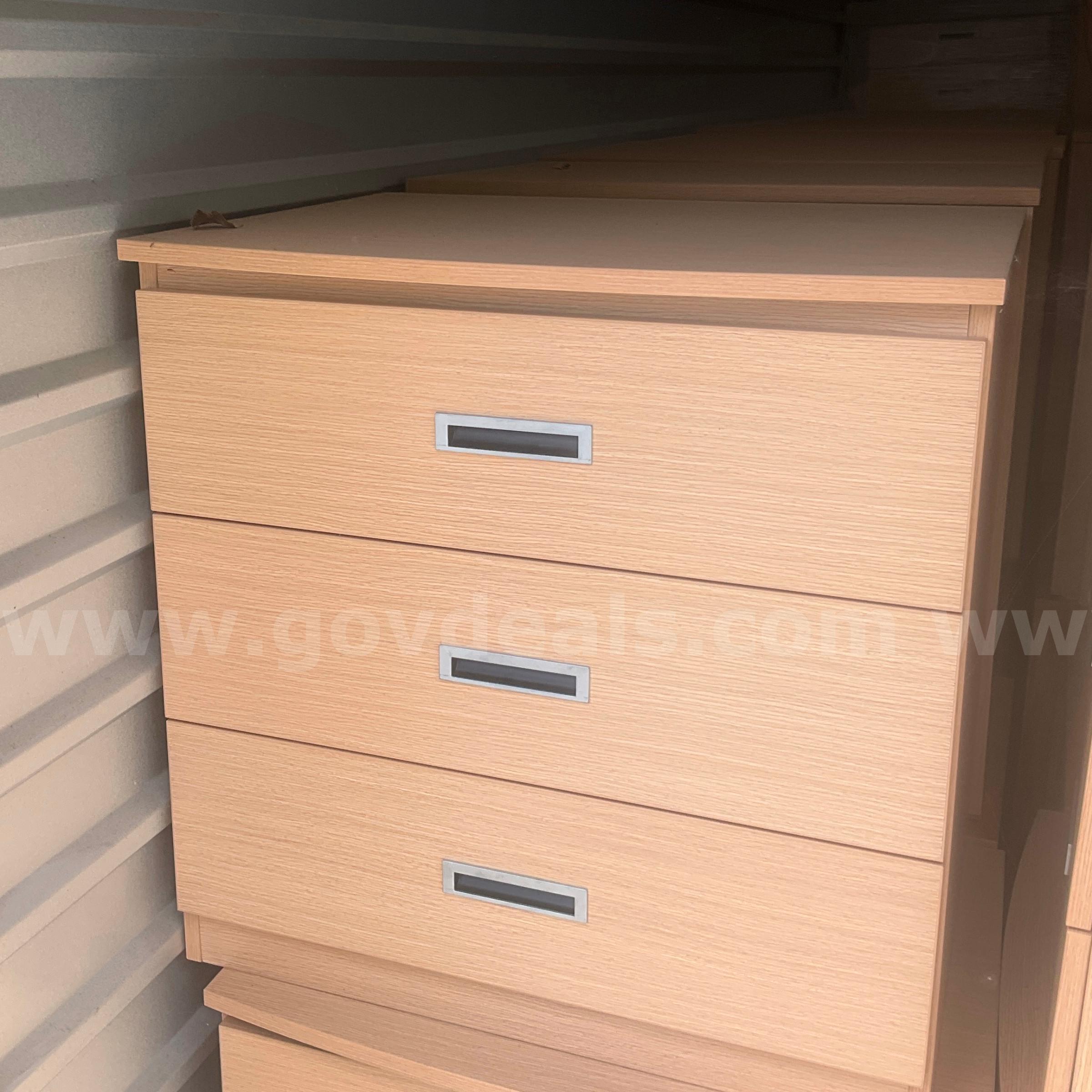 Storage Unit Lot of Furniture - G2623805   Government Surplus Auction - Photo #5