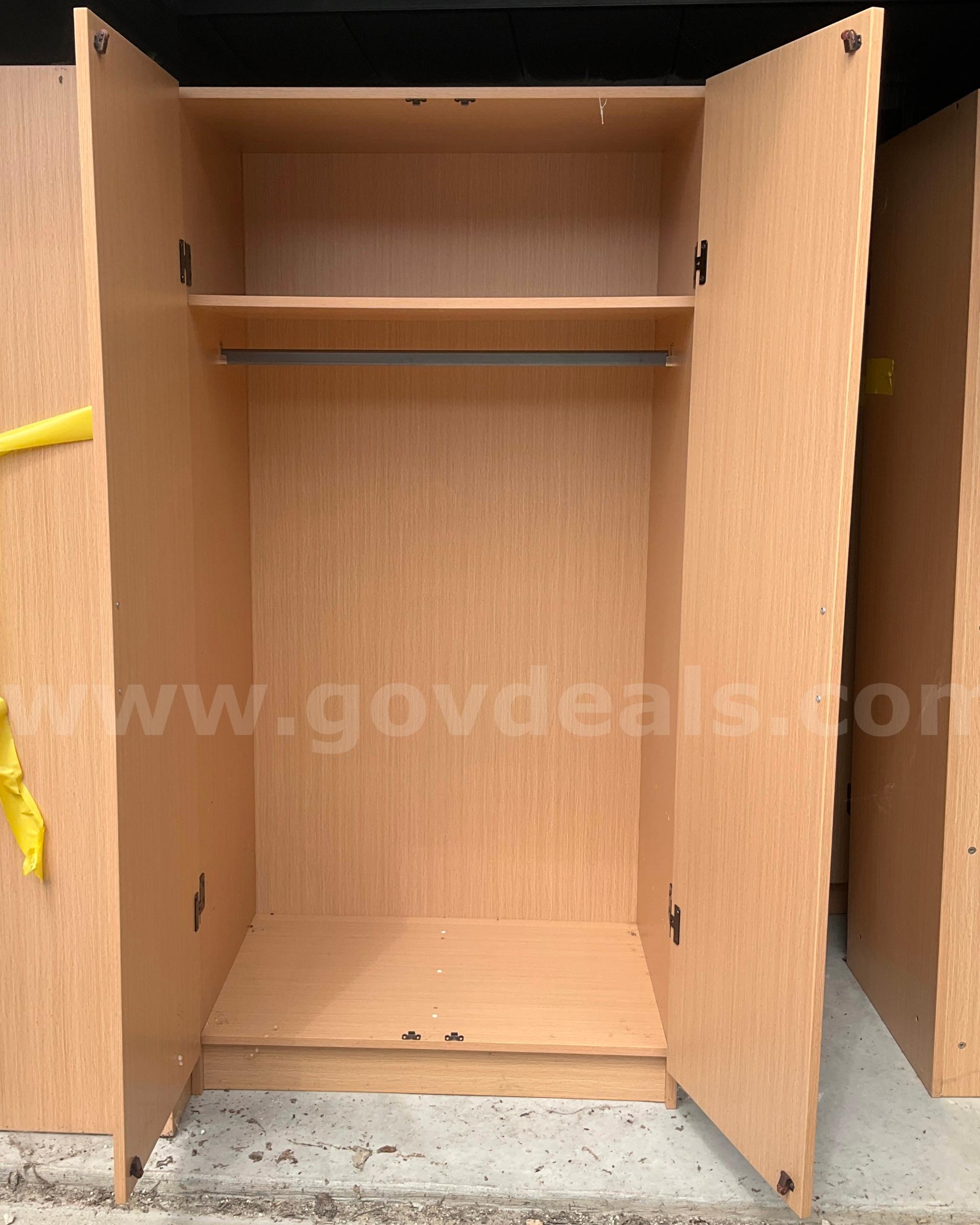 Storage Unit Lot of Furniture - G2623806   Government Surplus Auction - Photo #5