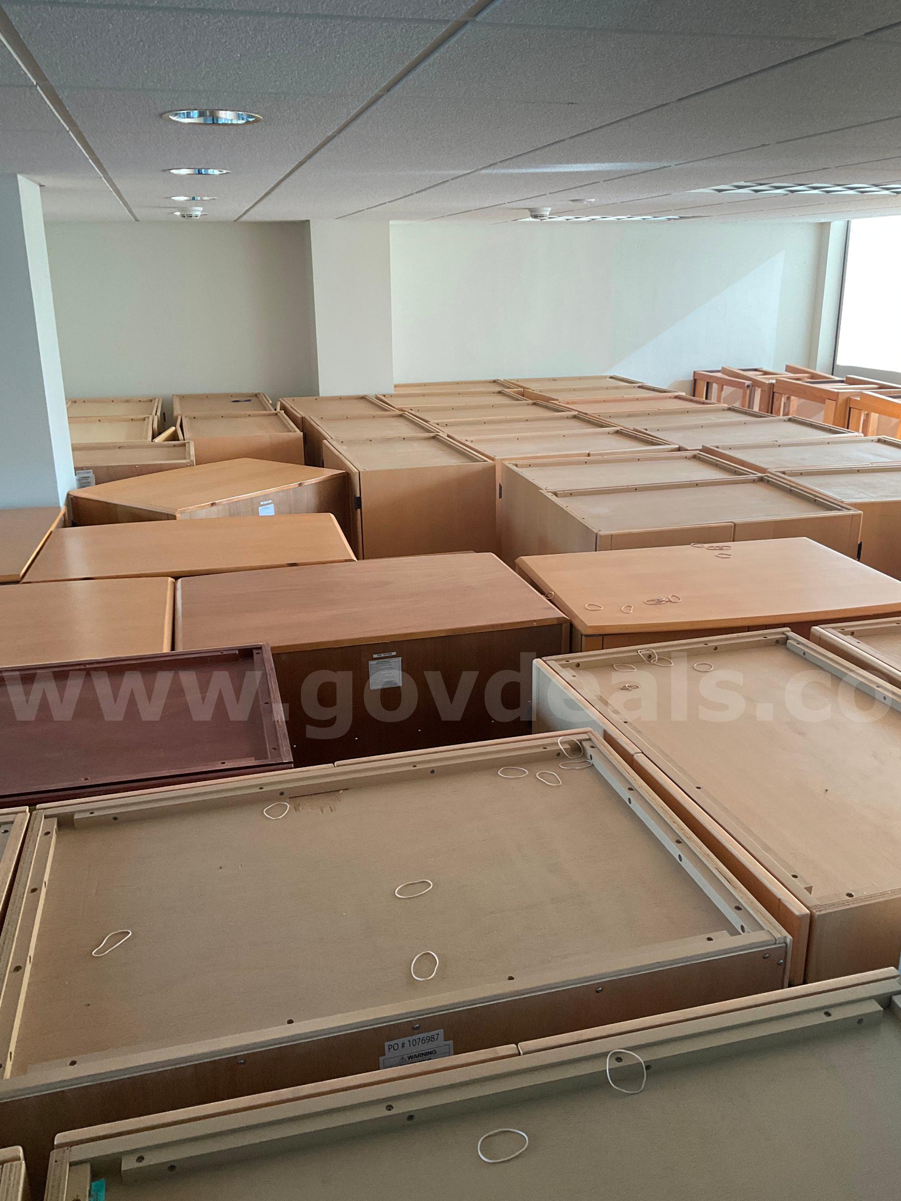 Large Lot of Furniture - G2623807   Government Surplus Auction - Photo #3