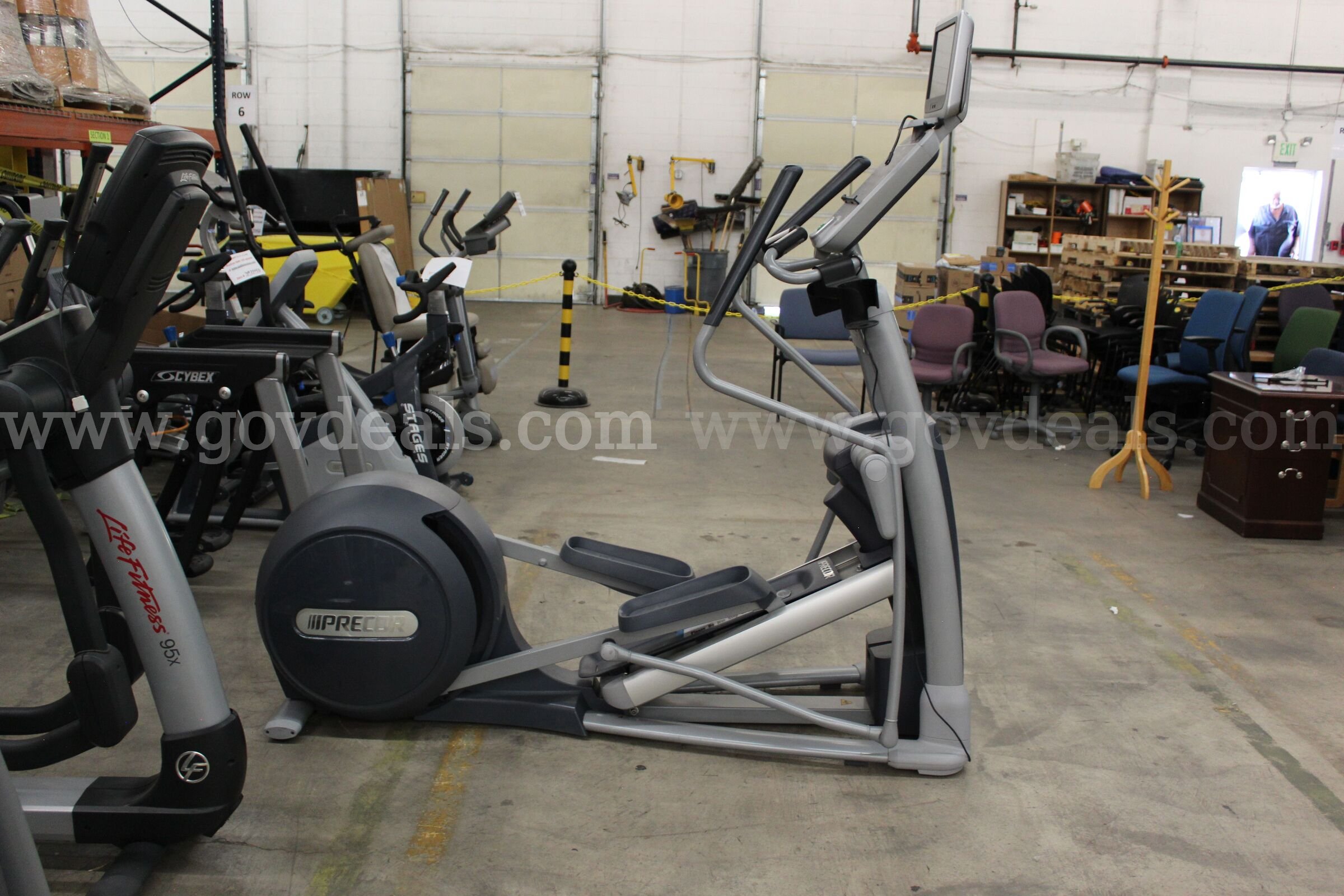 Precor EFX 576i Elliptical  576i Government Surplus Auction - Photo #2