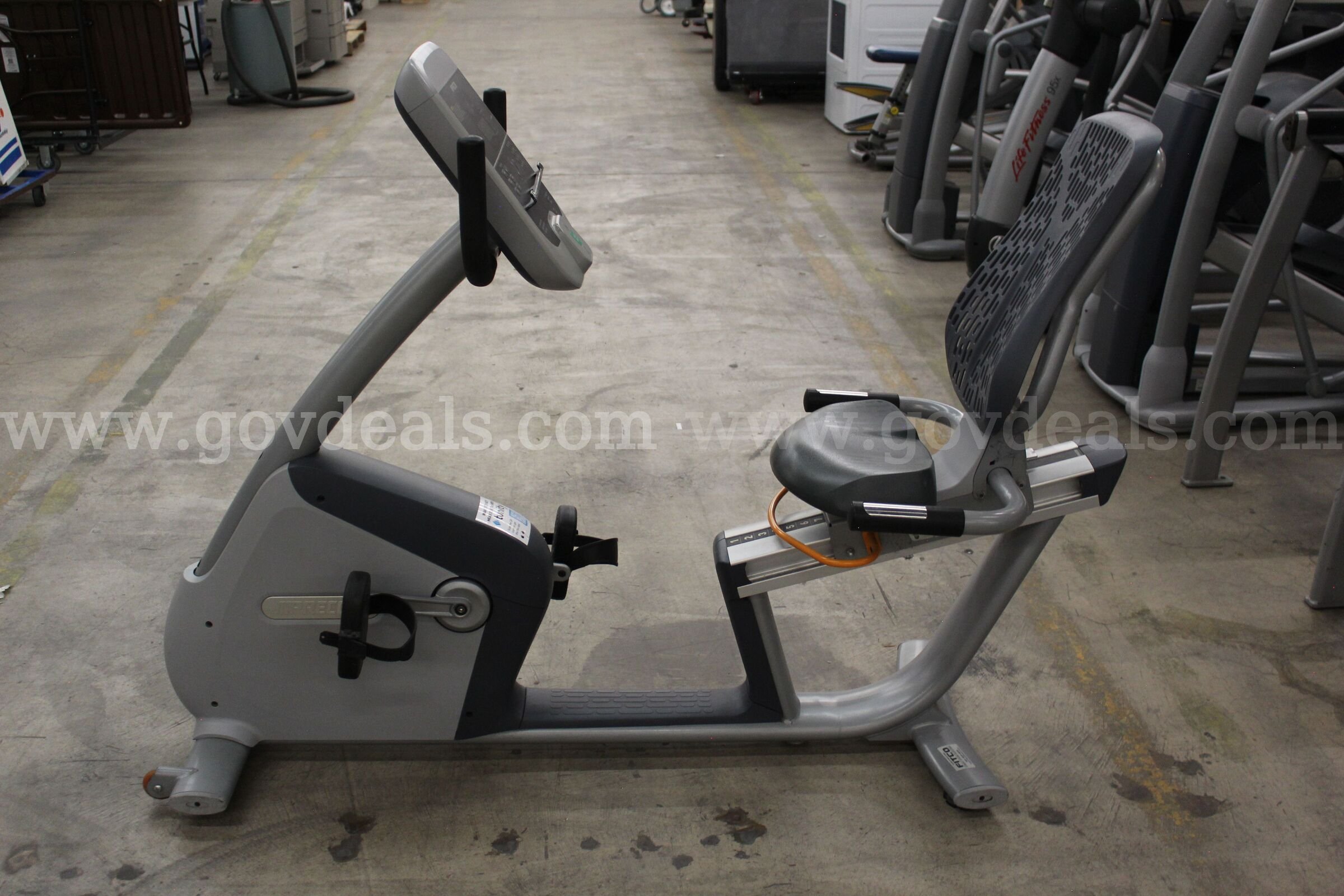 Precor RBK 885  885 Government Surplus Auction - Photo #3