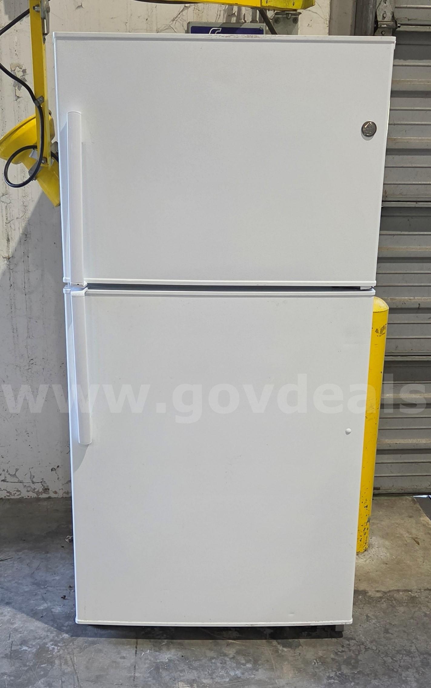 1-Used General Electric Refrigerator Freezer in working condition. (SOLD AS IS).
