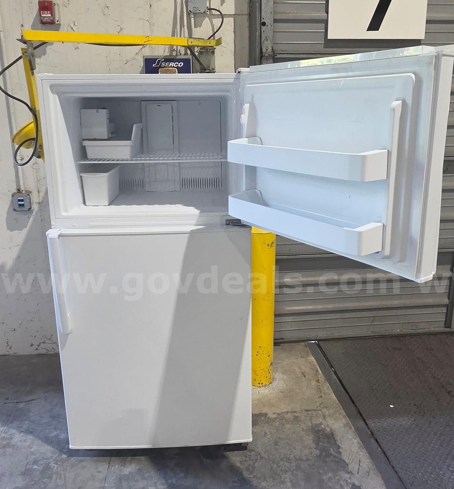 1-Used General Electric Refrigerator Freezer in working condition. (SOLD AS IS).   Government Surplus Auction - Photo #3