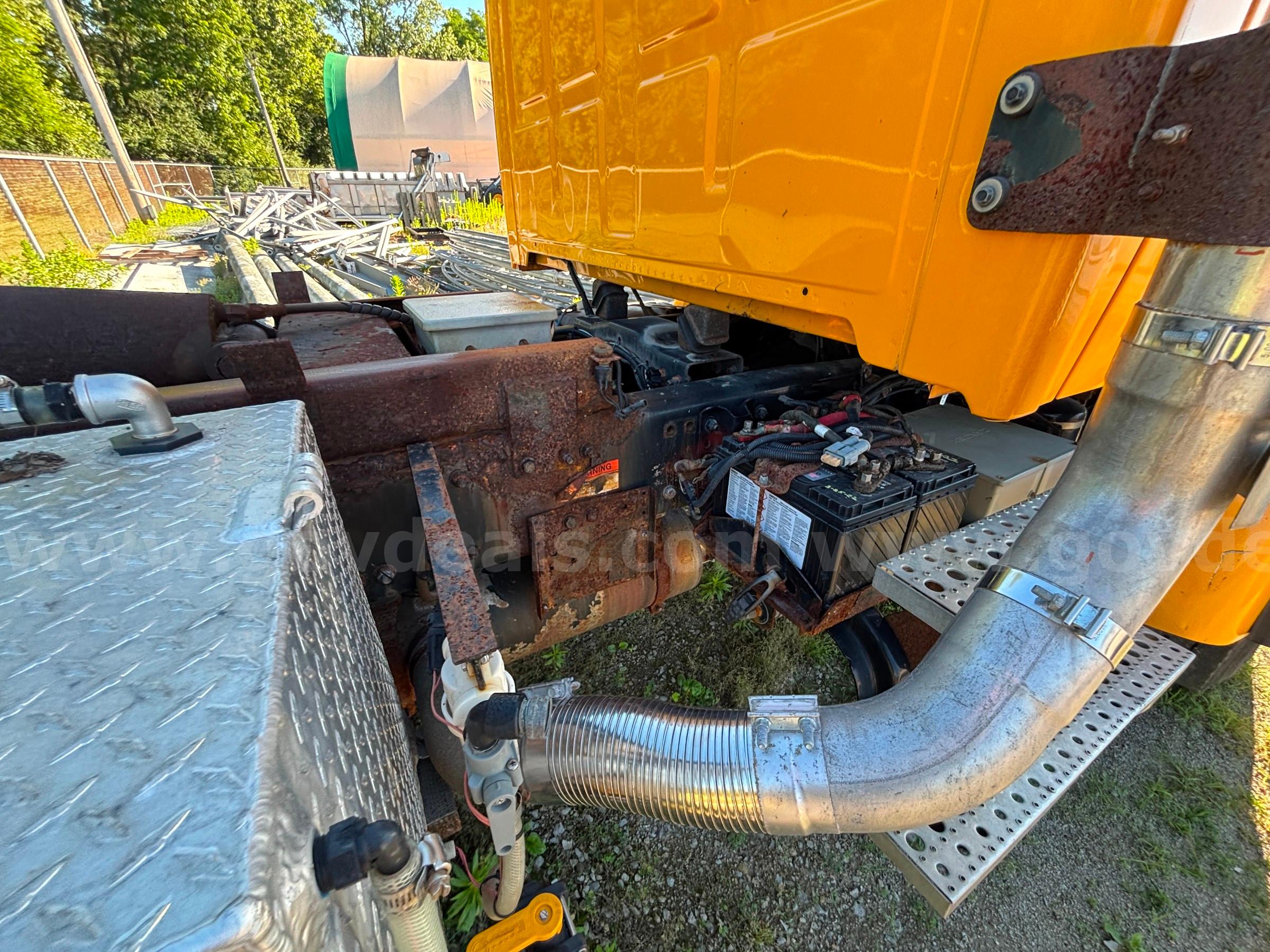 2006 Sterling L7500 (4448) ENG Sterling L7500 Government Surplus Auction - Photo #4
