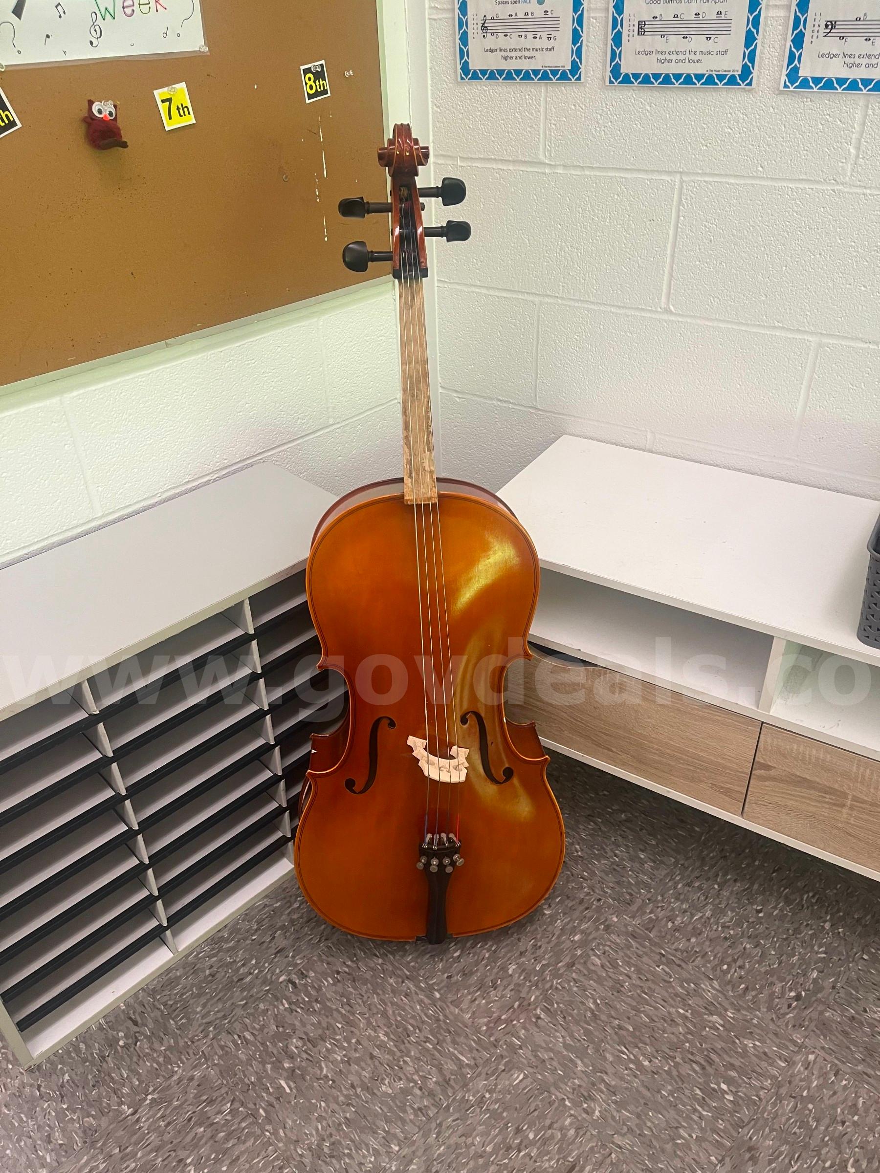 Lot of Musical Instruments   Government Surplus Auction - Photo #2